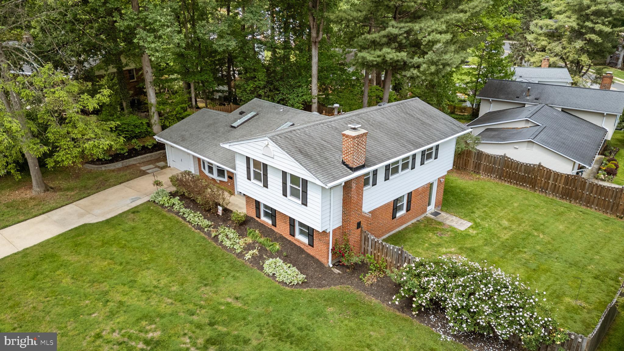 6800 SETON COURT