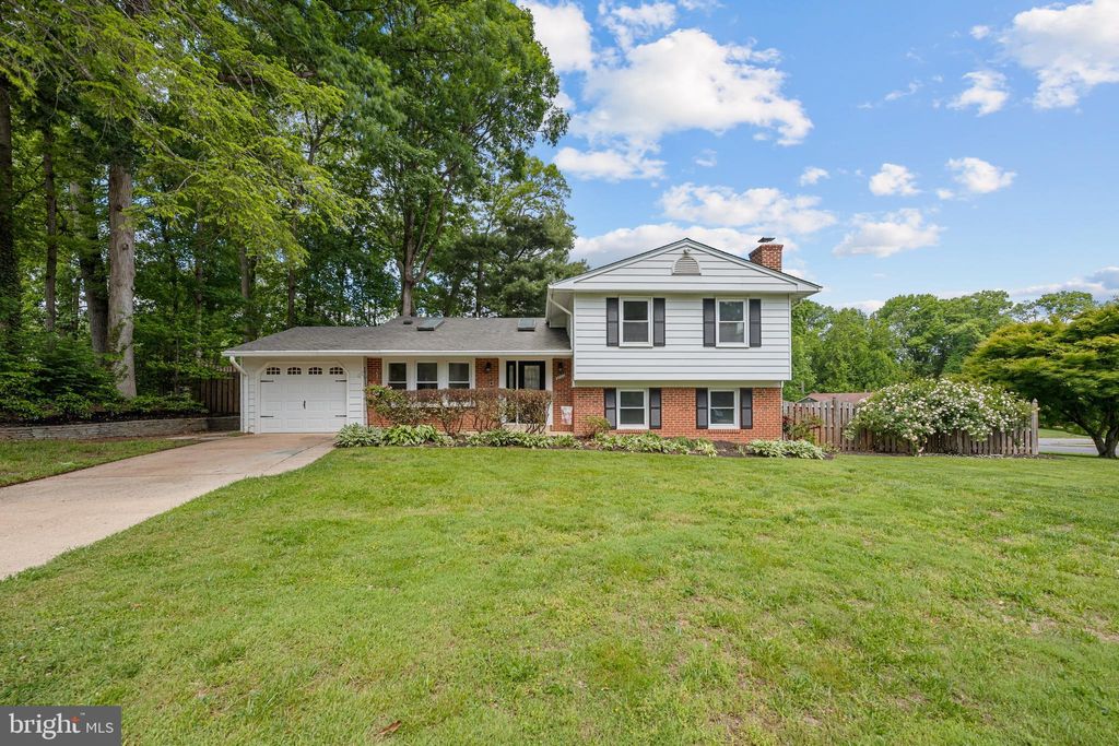 Photo of 6800 Seton Court, SPRINGFIELD, VA 22152 (MLS # VAFX2298642)