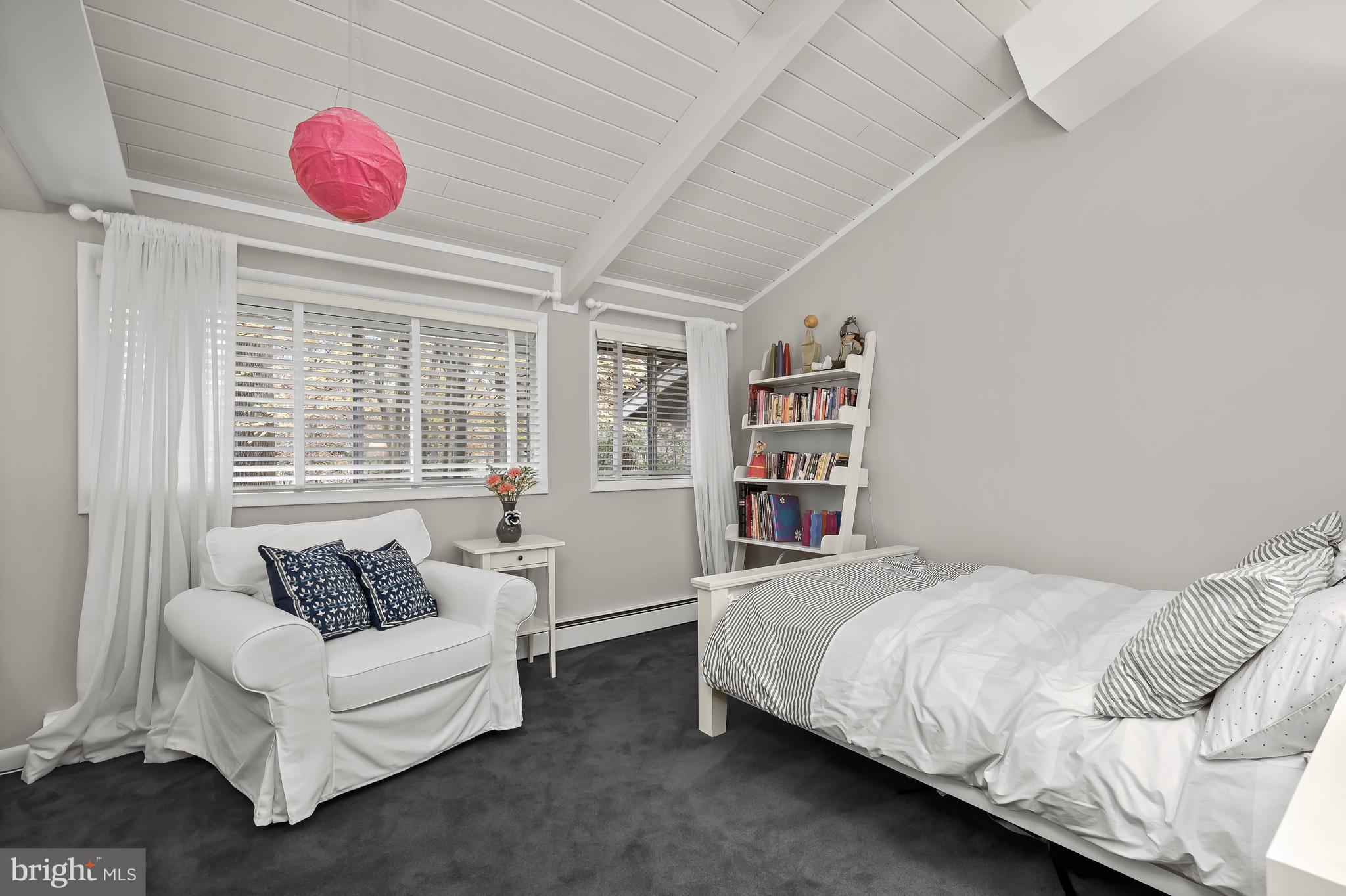 HOLLINRIDGE - Residential