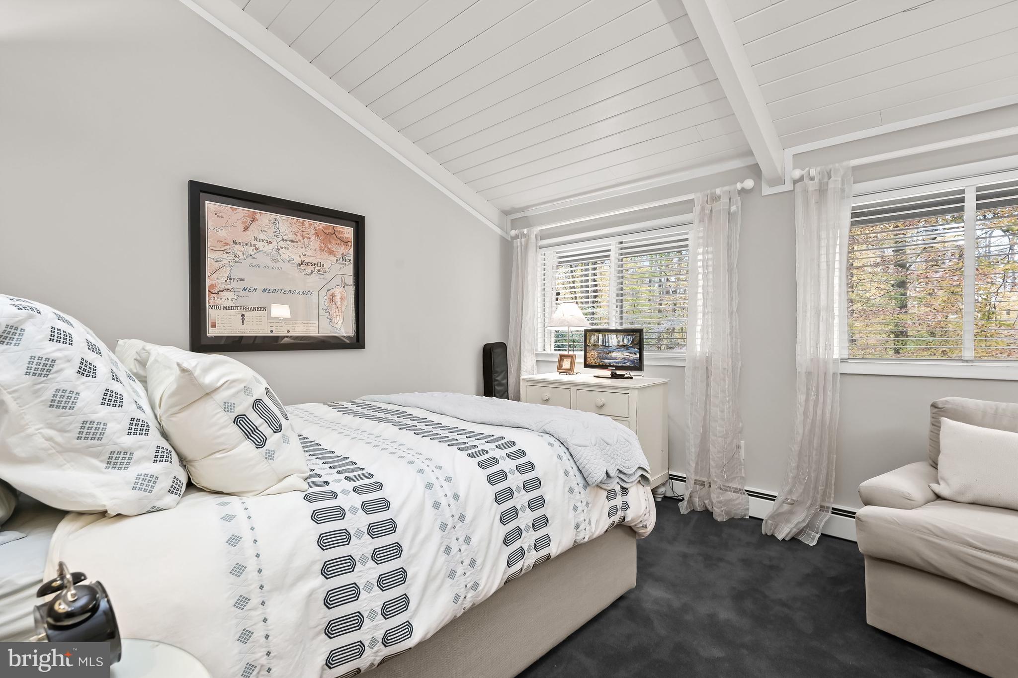 HOLLINRIDGE - Residential