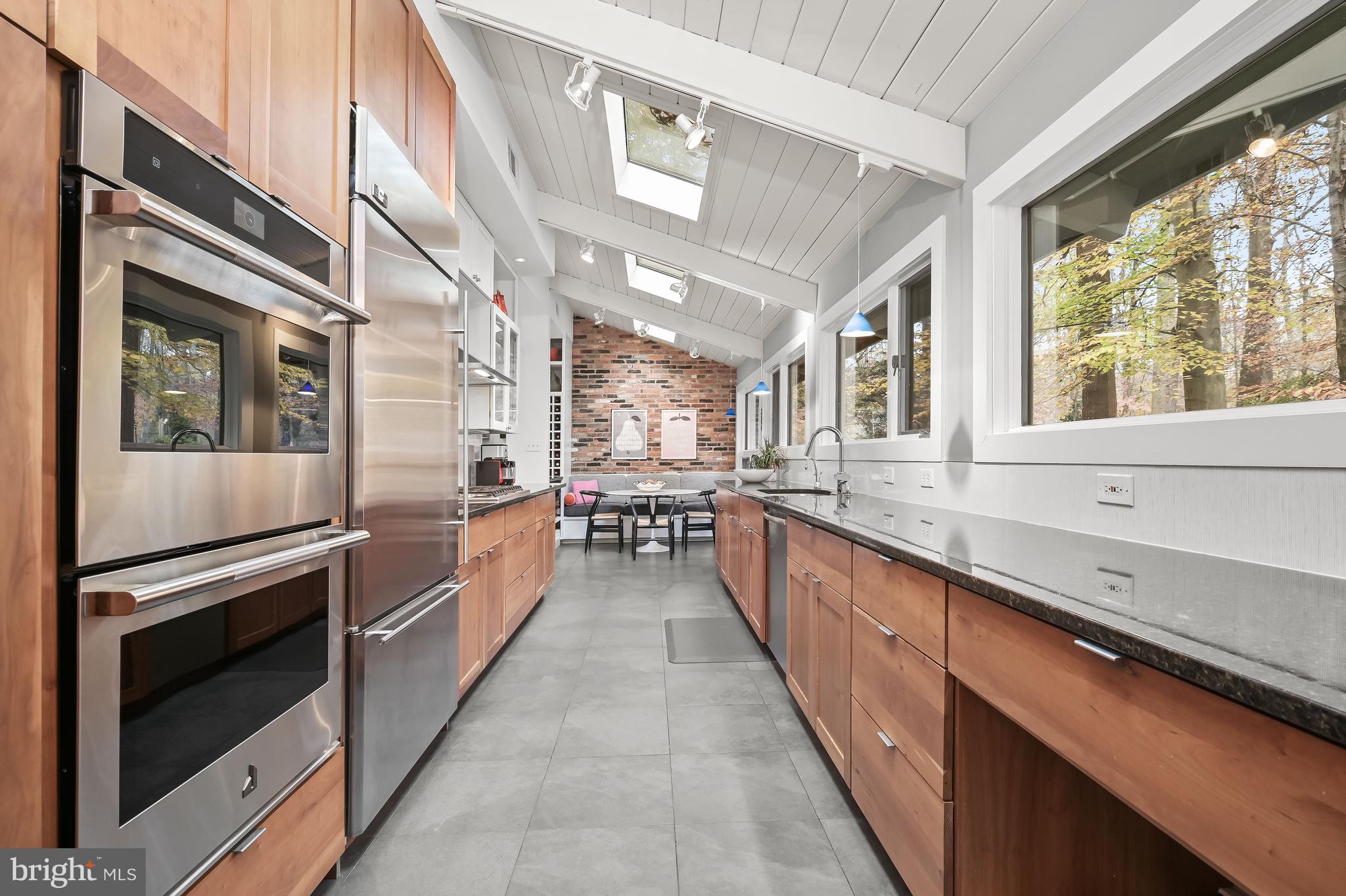 HOLLINRIDGE - Residential