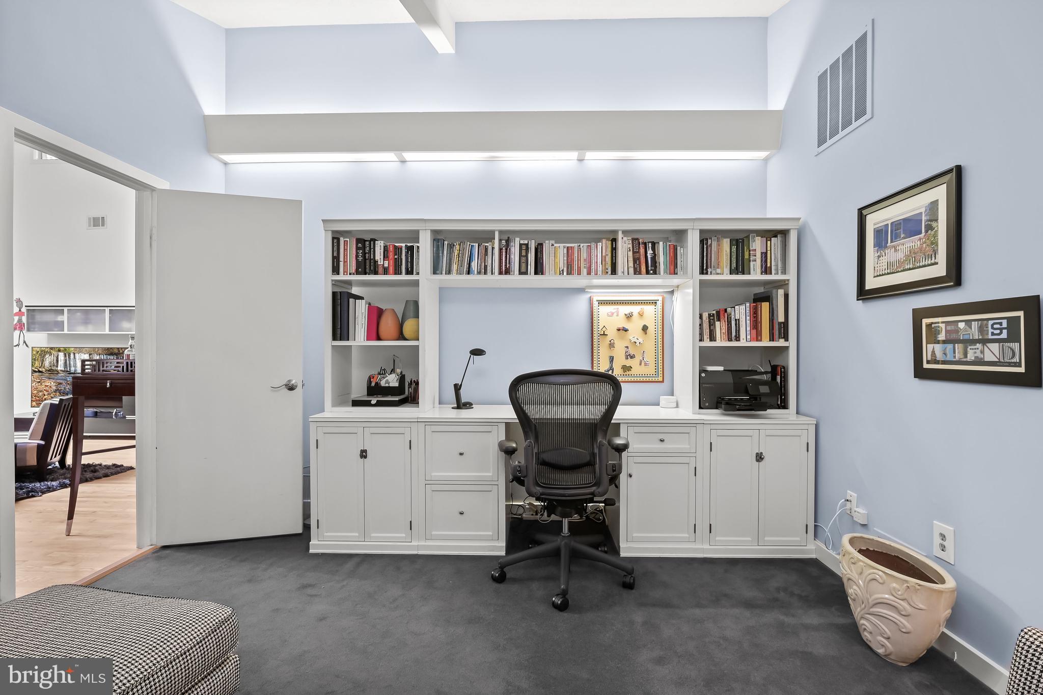 HOLLINRIDGE - Residential