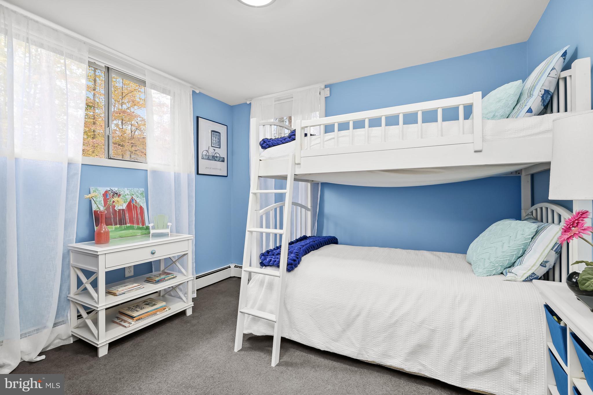 HOLLINRIDGE - Residential