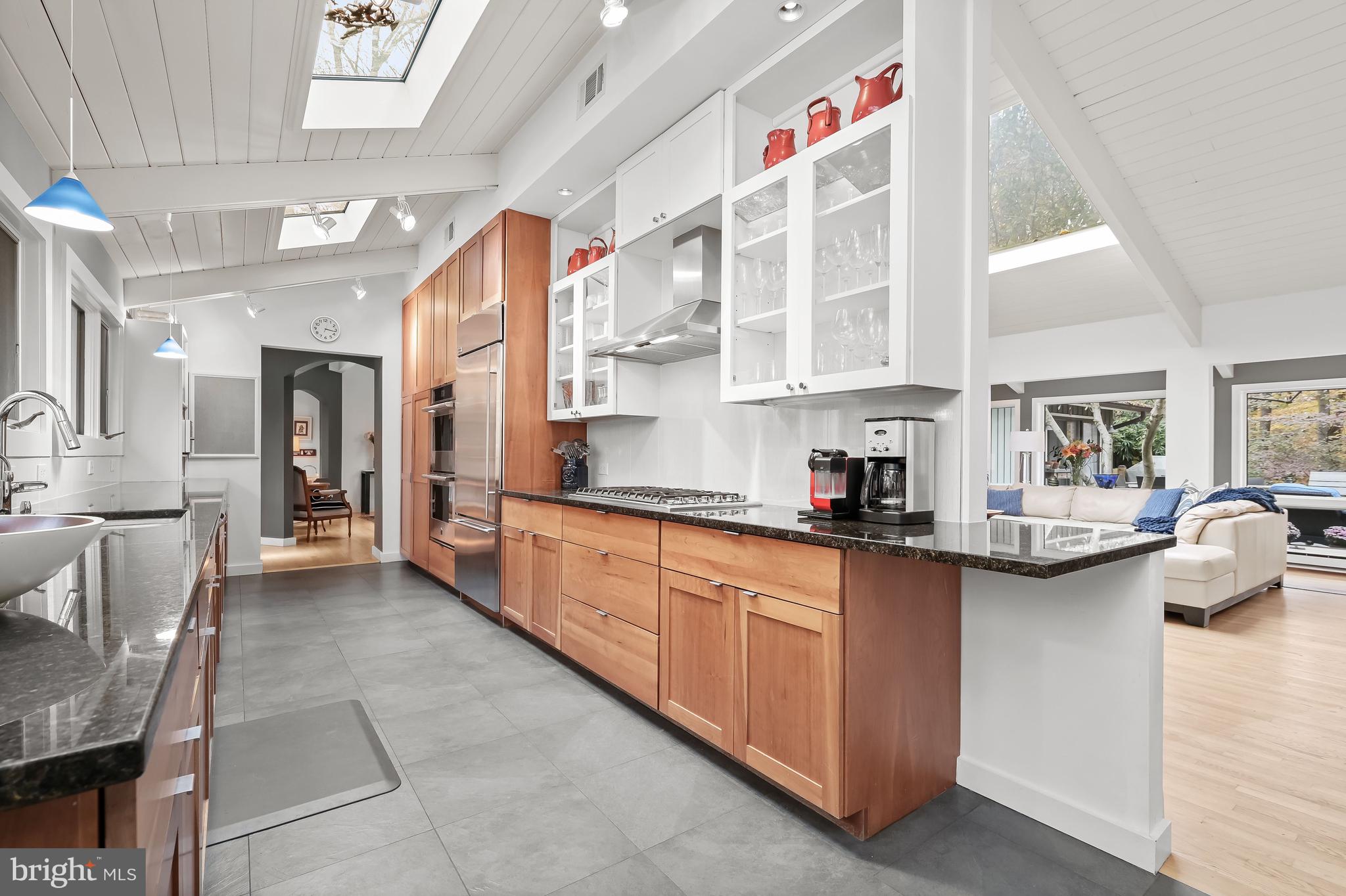 HOLLINRIDGE - Residential