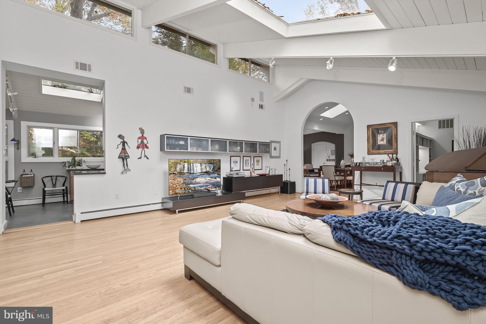 HOLLINRIDGE - Residential