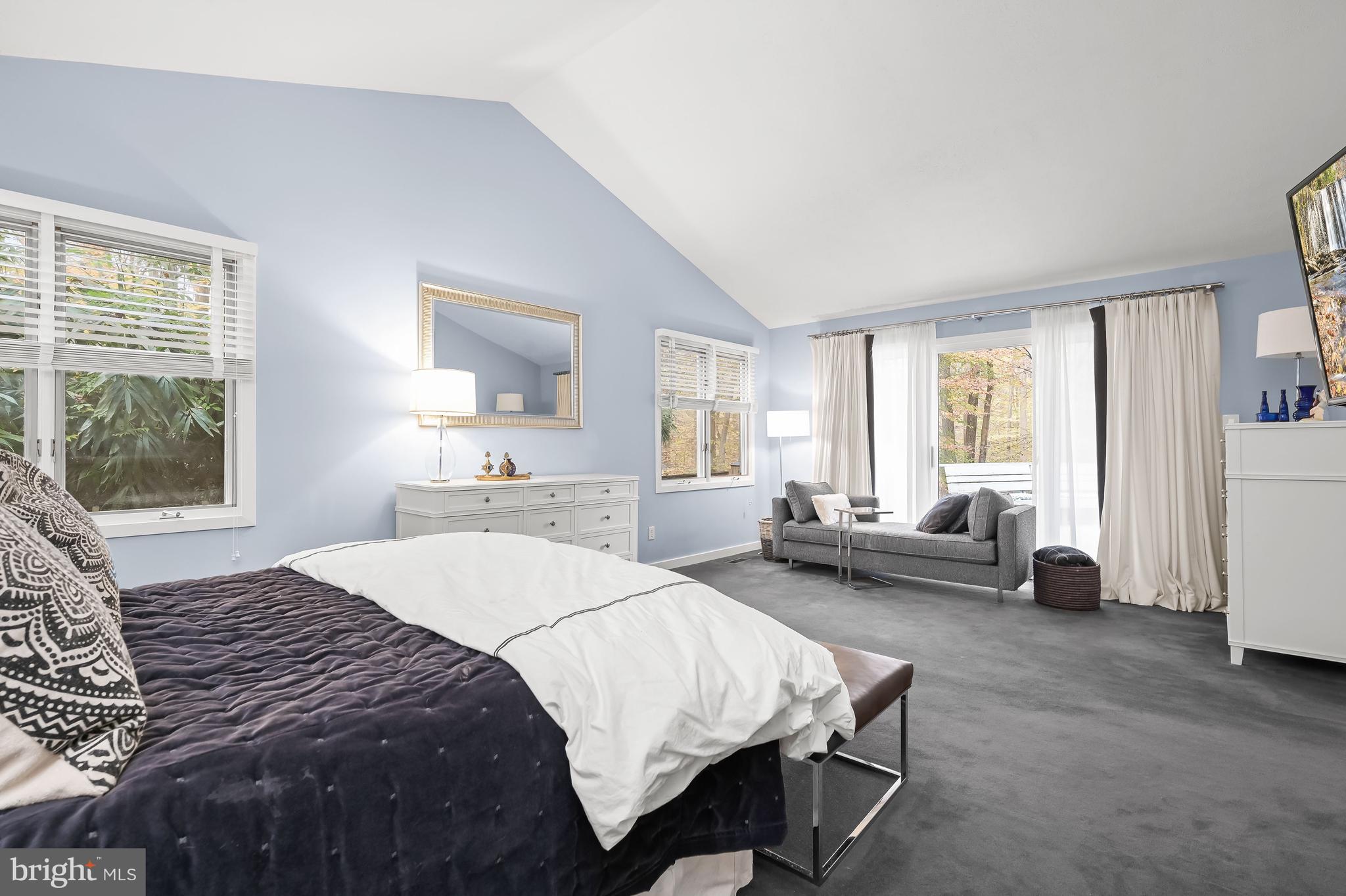 HOLLINRIDGE - Residential