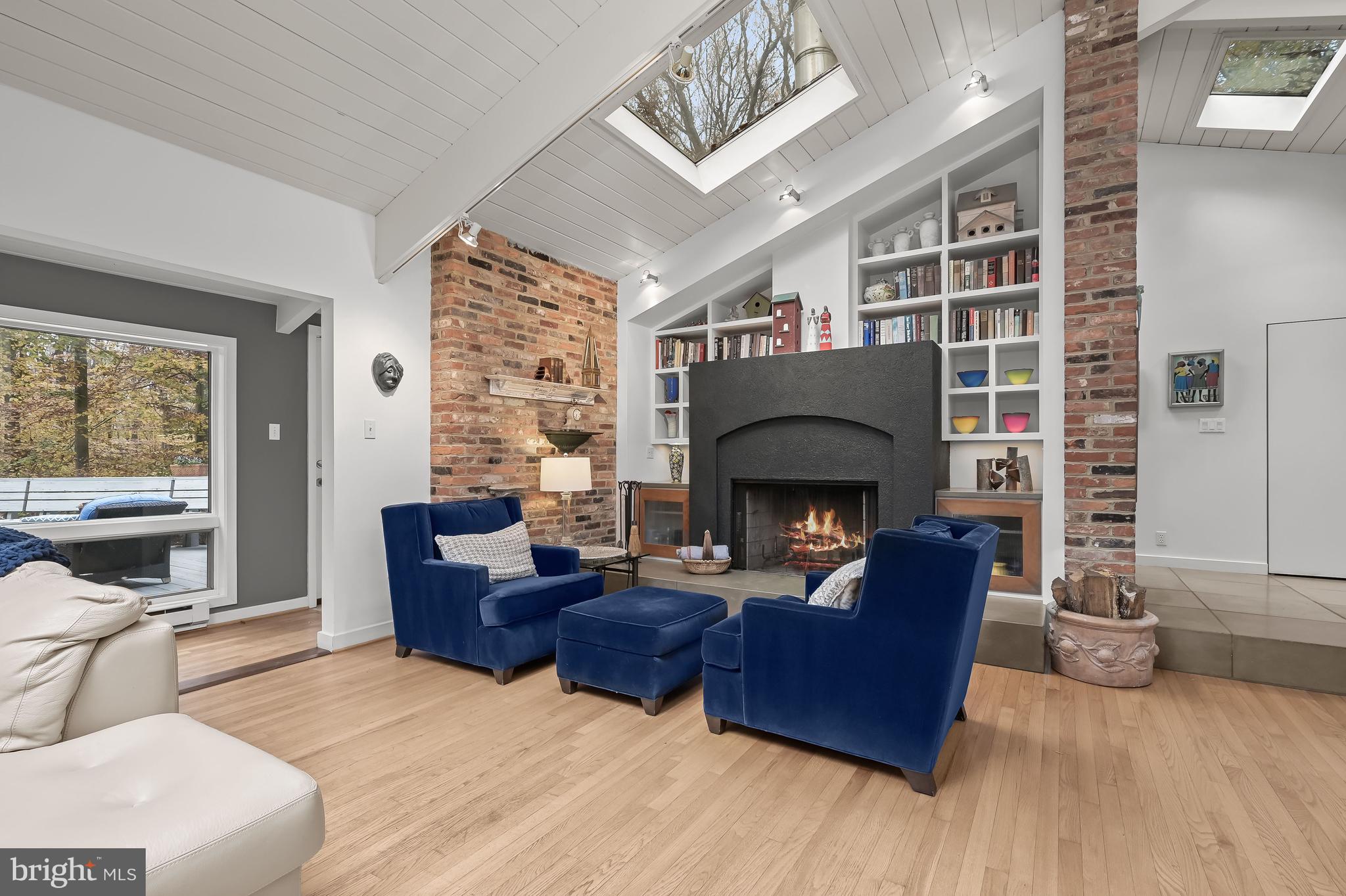 HOLLINRIDGE - Residential