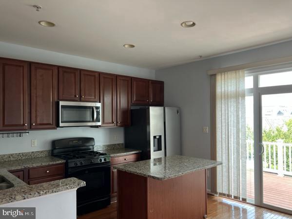 Showings only on weekdays from 11 am to 5 pm. Just to let you know, advance notice is required. Clean, spacious, and functional floor plan in a desirable community with numerous amenities. The community features two pools, tot lots, and an active HOA. Hardwood floors, upgraded kitchen and baths, and a deck overlooking green space and a common area. Available August 1st.
To apply, please use the Rent Spree Link. * 680+ credit score. ,* rent = 30% of total income to qualify
* rent + other monthly debt = 55% of income, * small dog under 20 lbs ok. No cats. No large dogs. A dog license is required with the application. , * previous Landlord reference required, * Employment verification required,
All adult occupants will need to apply and sign the lease.
* 1 month security deposit + whole month rent due BEFORE move-in. No exceptions. To view the property, set an appointment with your Realtor.