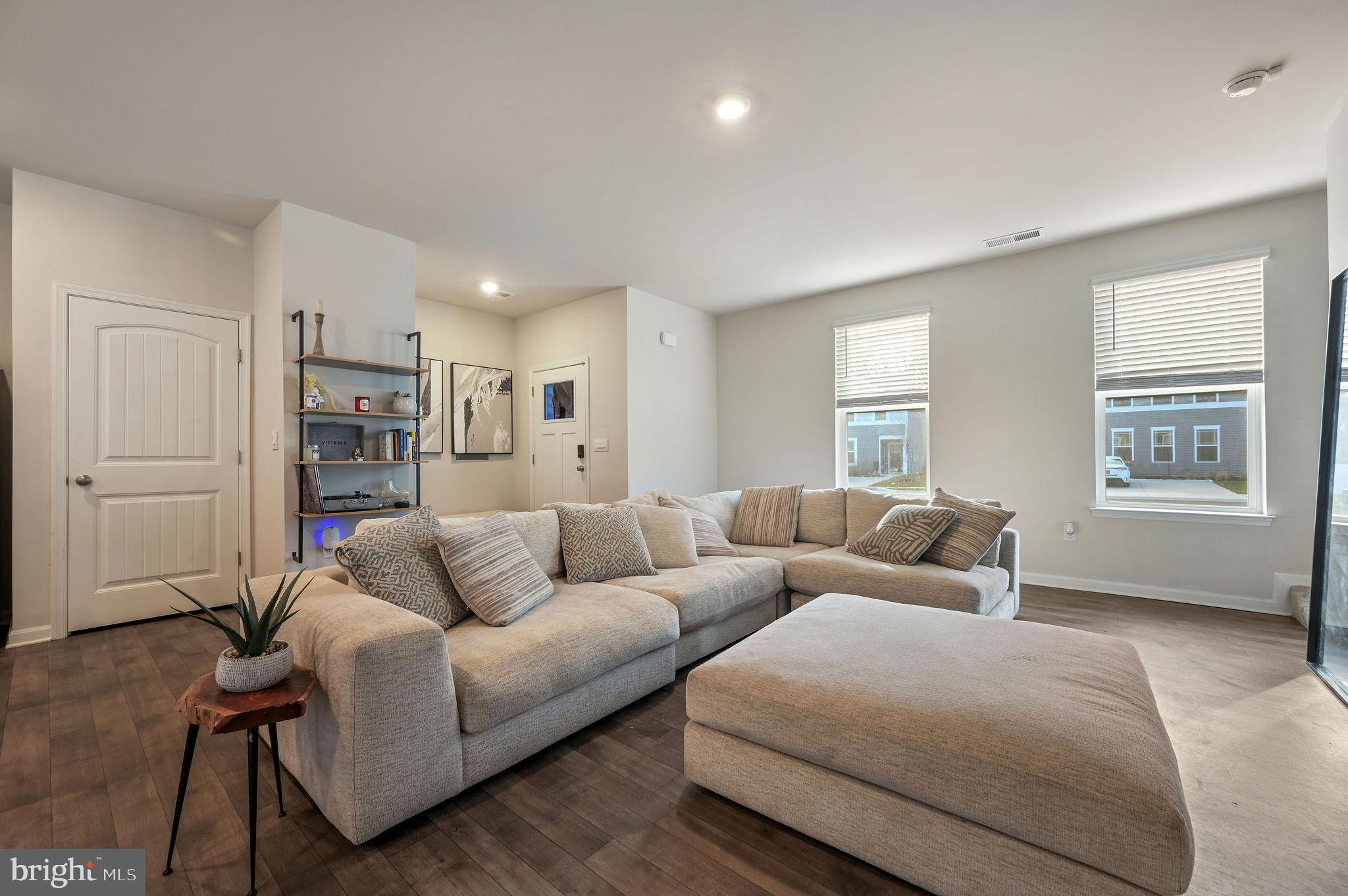 LOGANBERRY VILLAGE - Residential