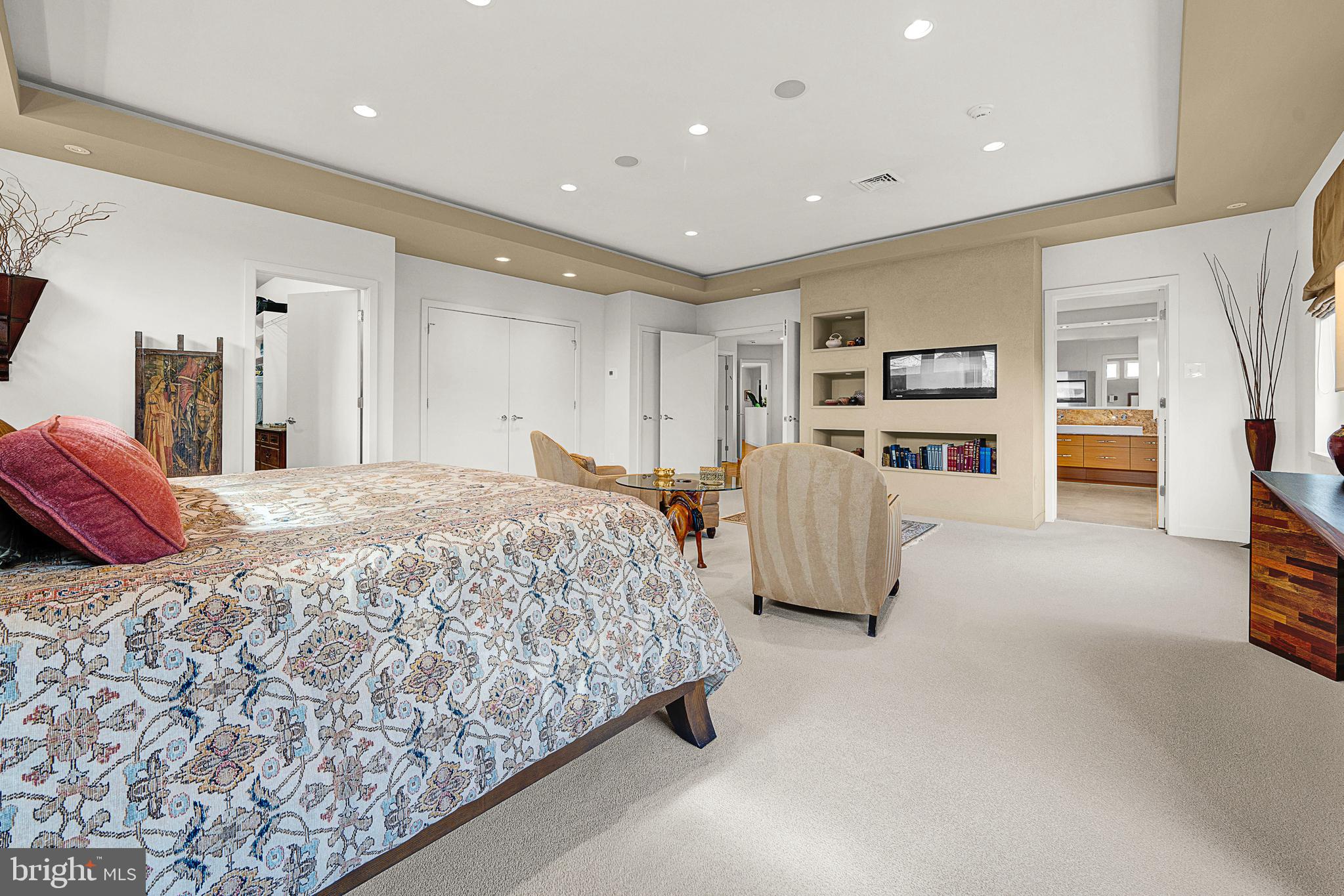 ARBOUR HILL - Residential