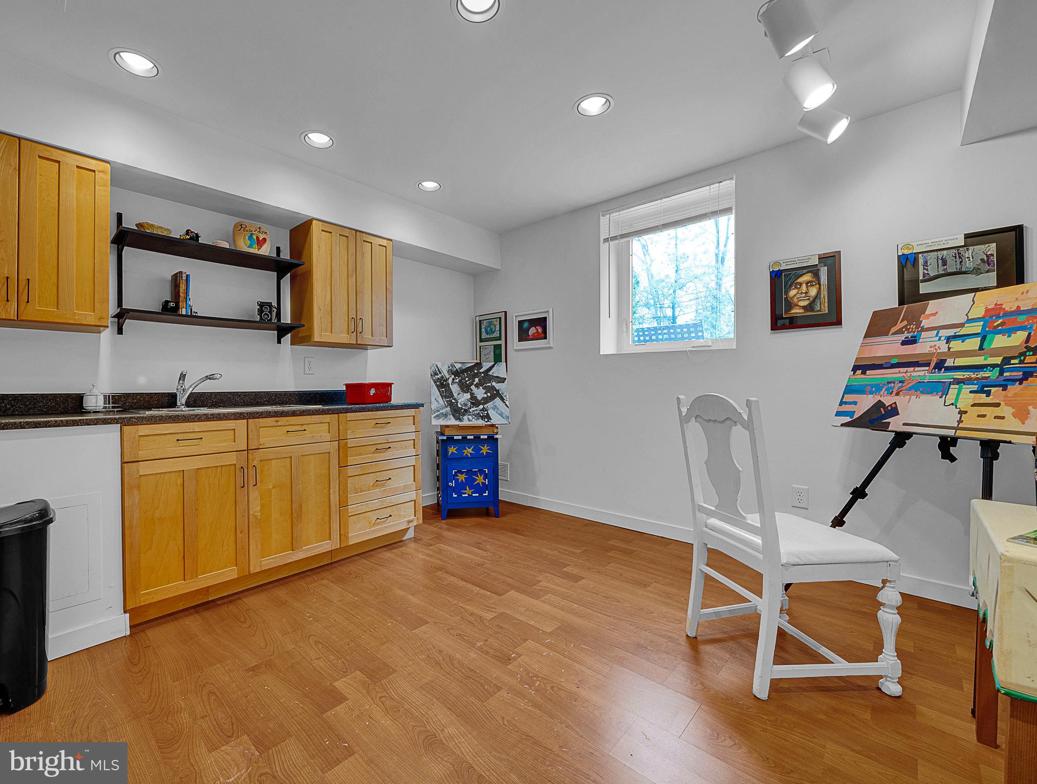 ARBOUR HILL - Residential