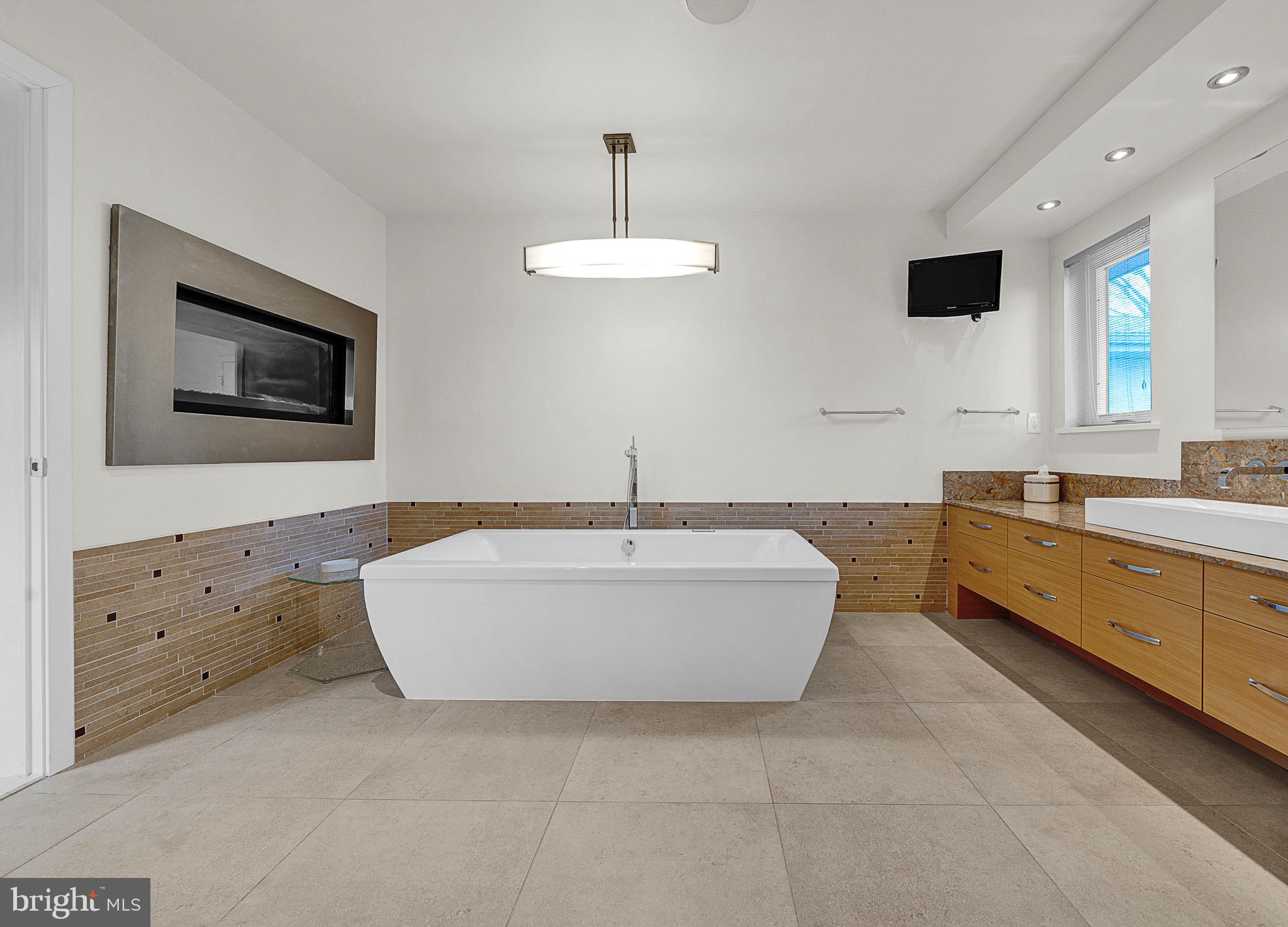 ARBOUR HILL - Residential