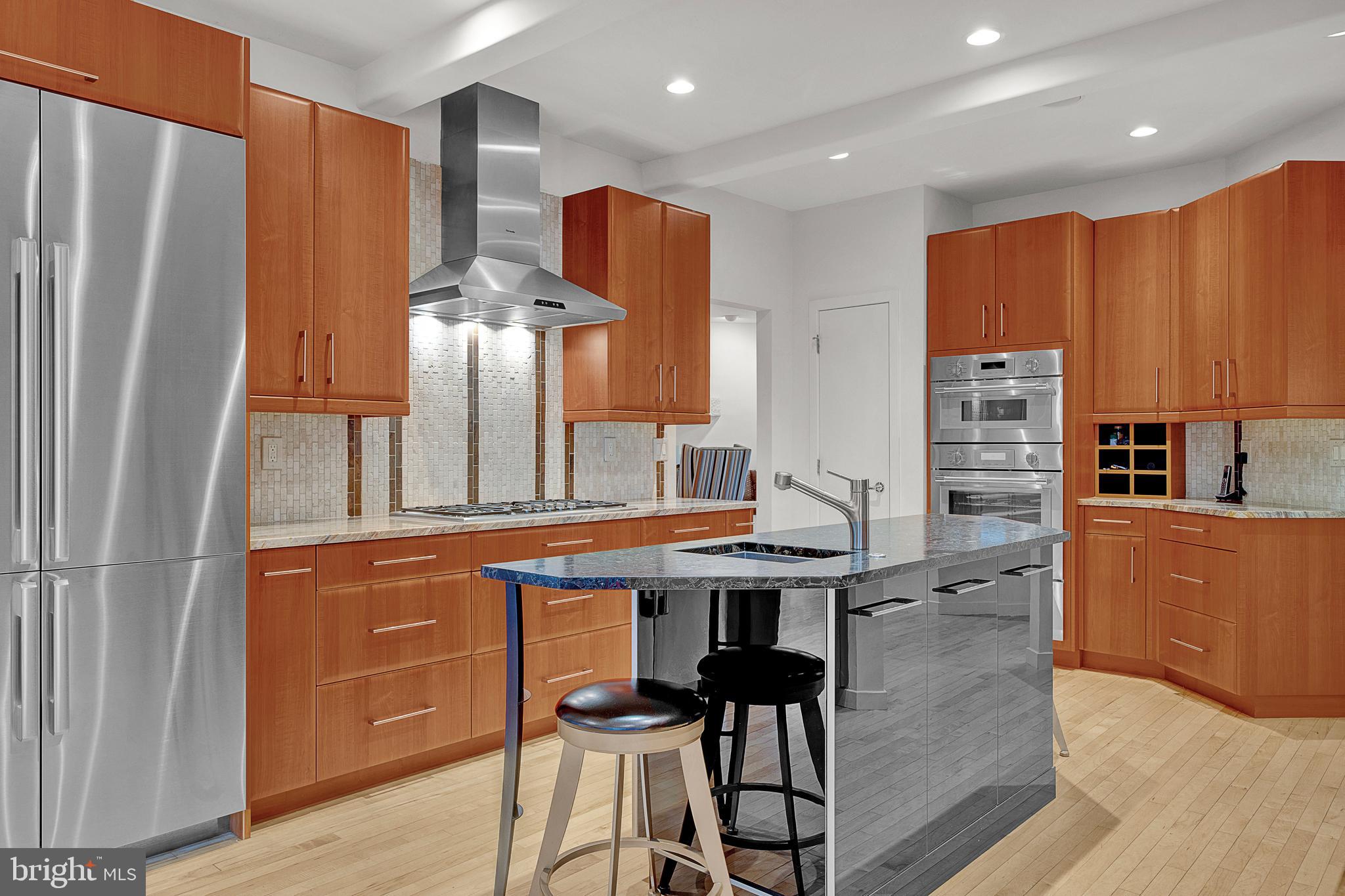 ARBOUR HILL - Residential