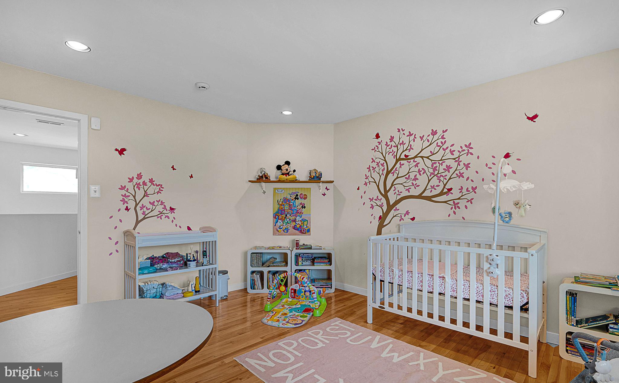 ARBOUR HILL - Residential