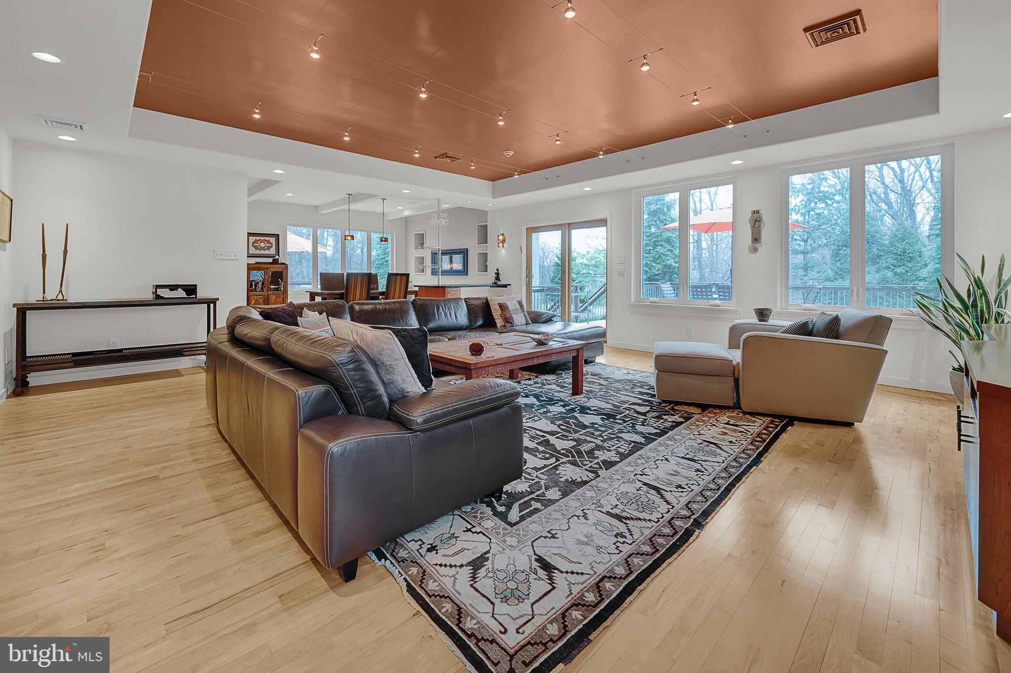 ARBOUR HILL - Residential