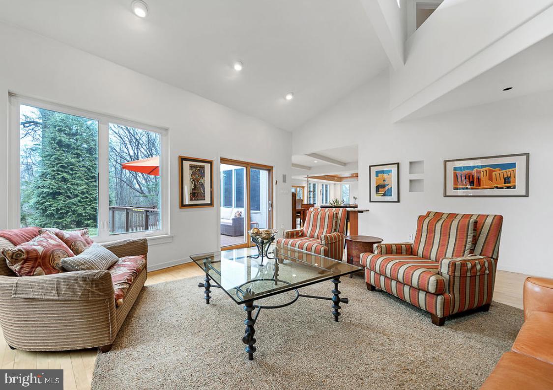 ARBOUR HILL - Residential