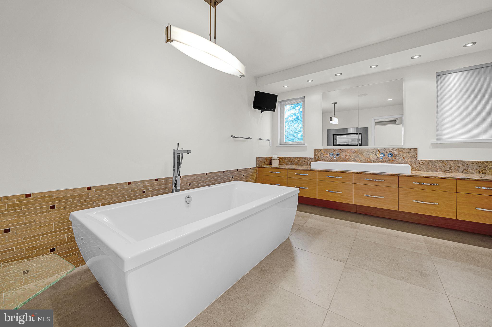 ARBOUR HILL - Residential