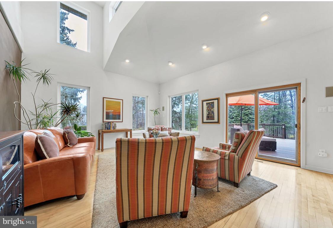 ARBOUR HILL - Residential