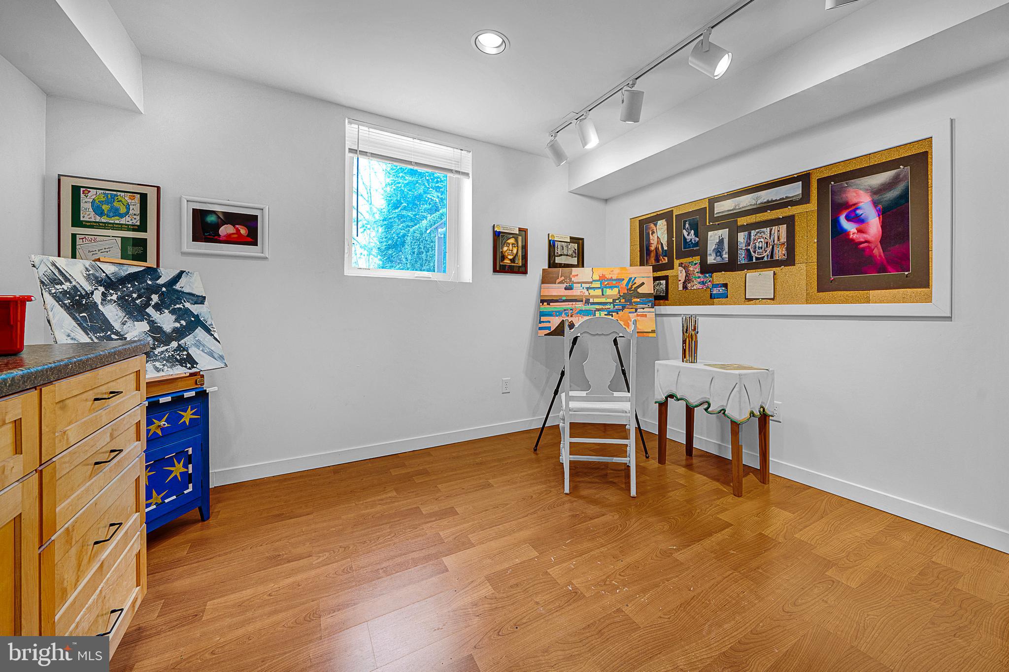 ARBOUR HILL - Residential