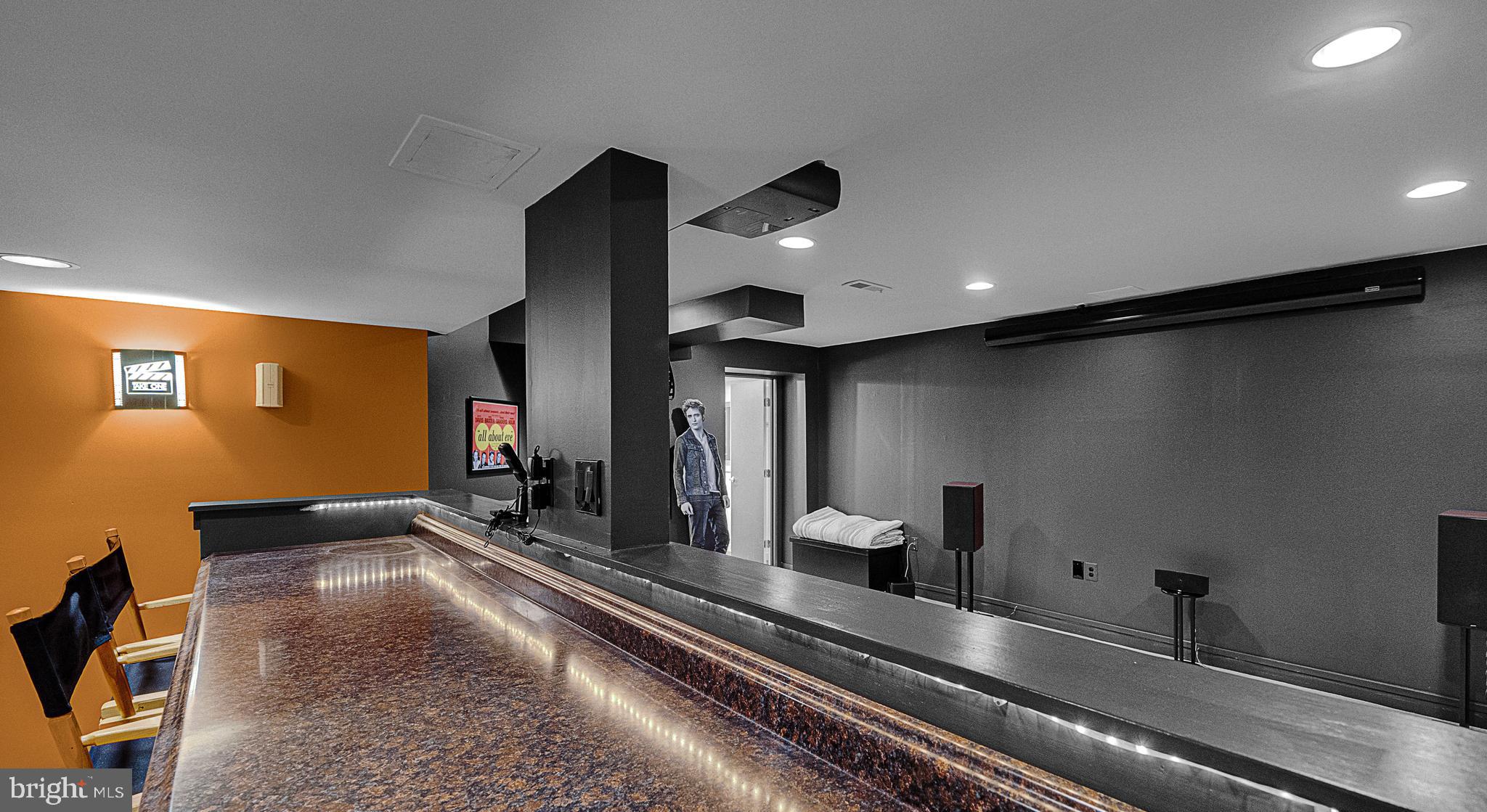 ARBOUR HILL - Residential