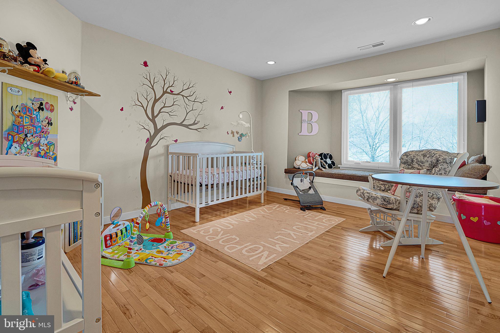 ARBOUR HILL - Residential