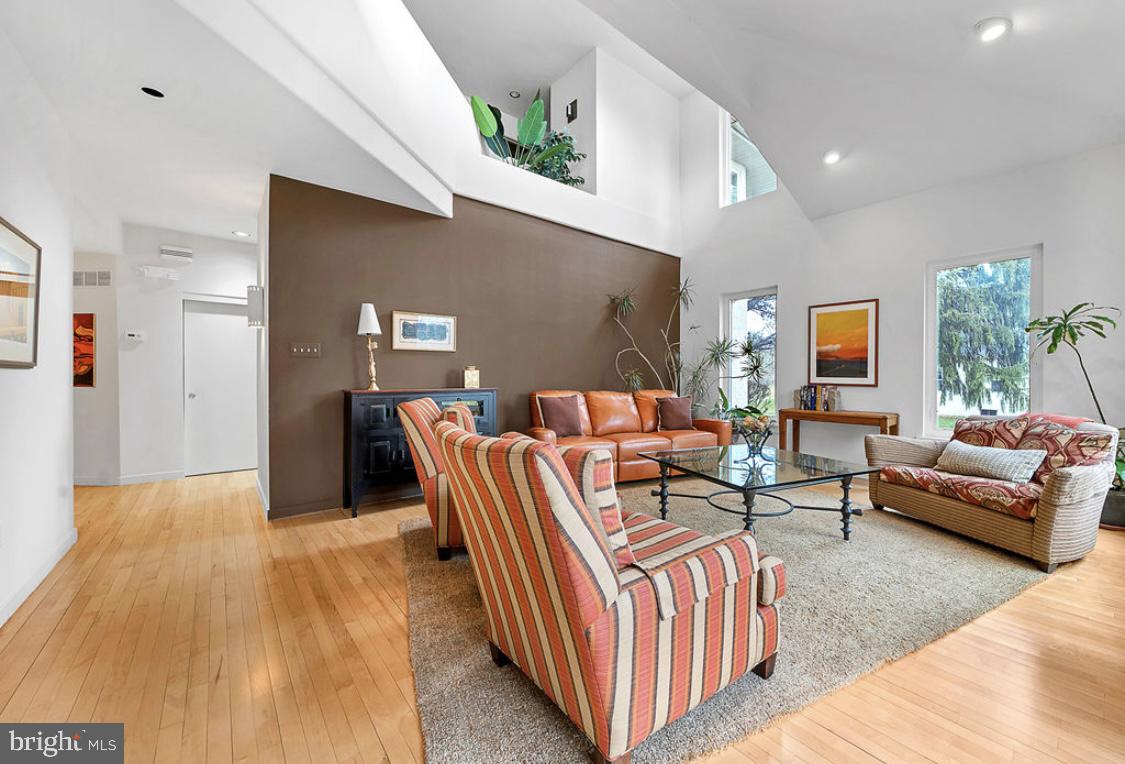 ARBOUR HILL - Residential