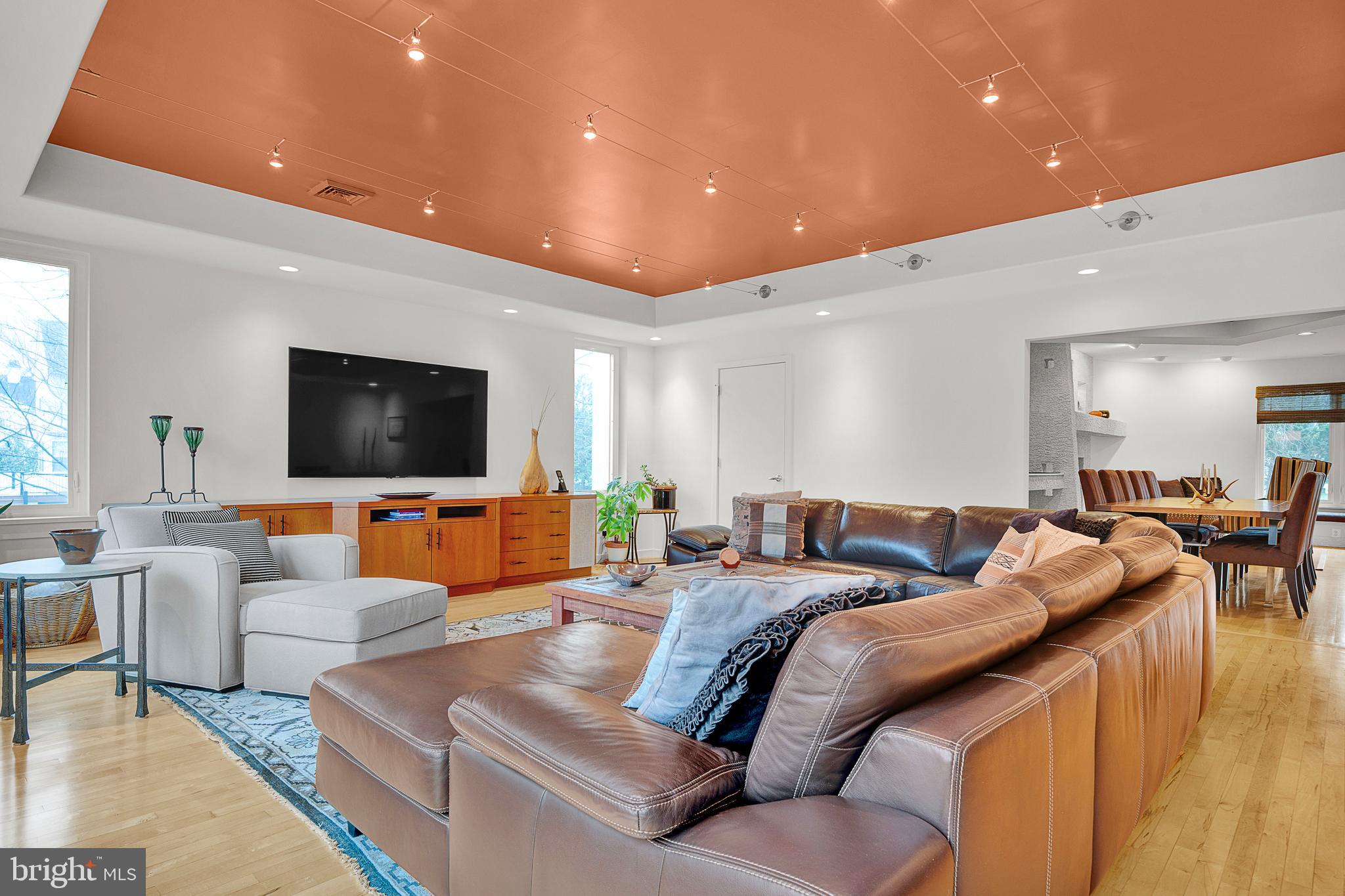 ARBOUR HILL - Residential