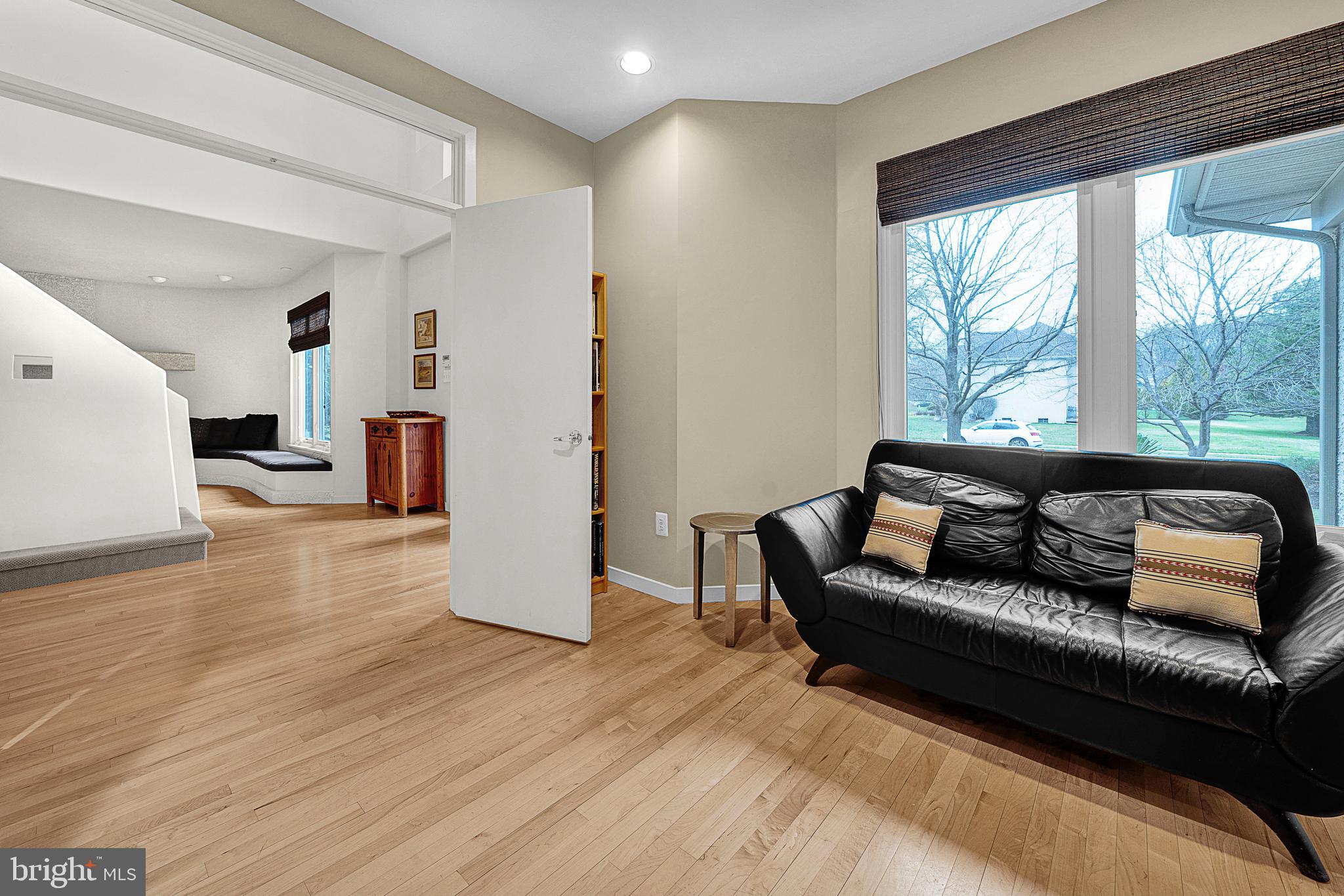 ARBOUR HILL - Residential