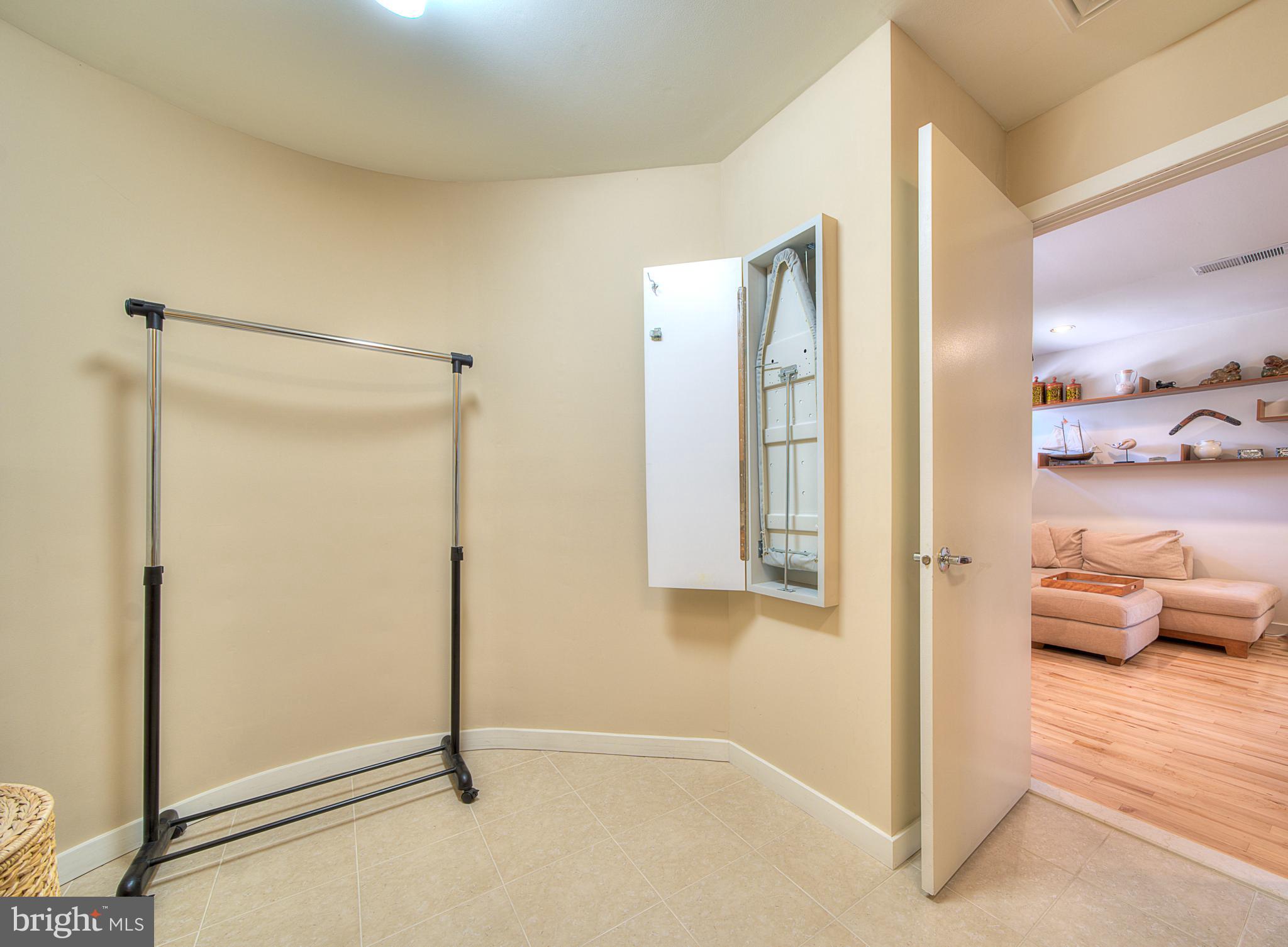 ARBOUR HILL - Residential