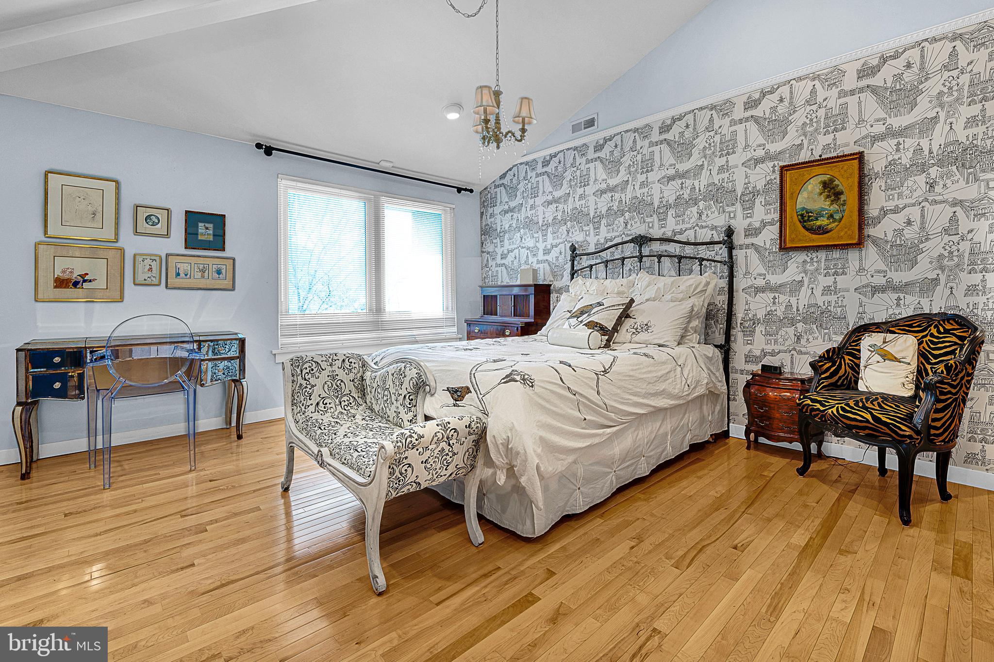 ARBOUR HILL - Residential