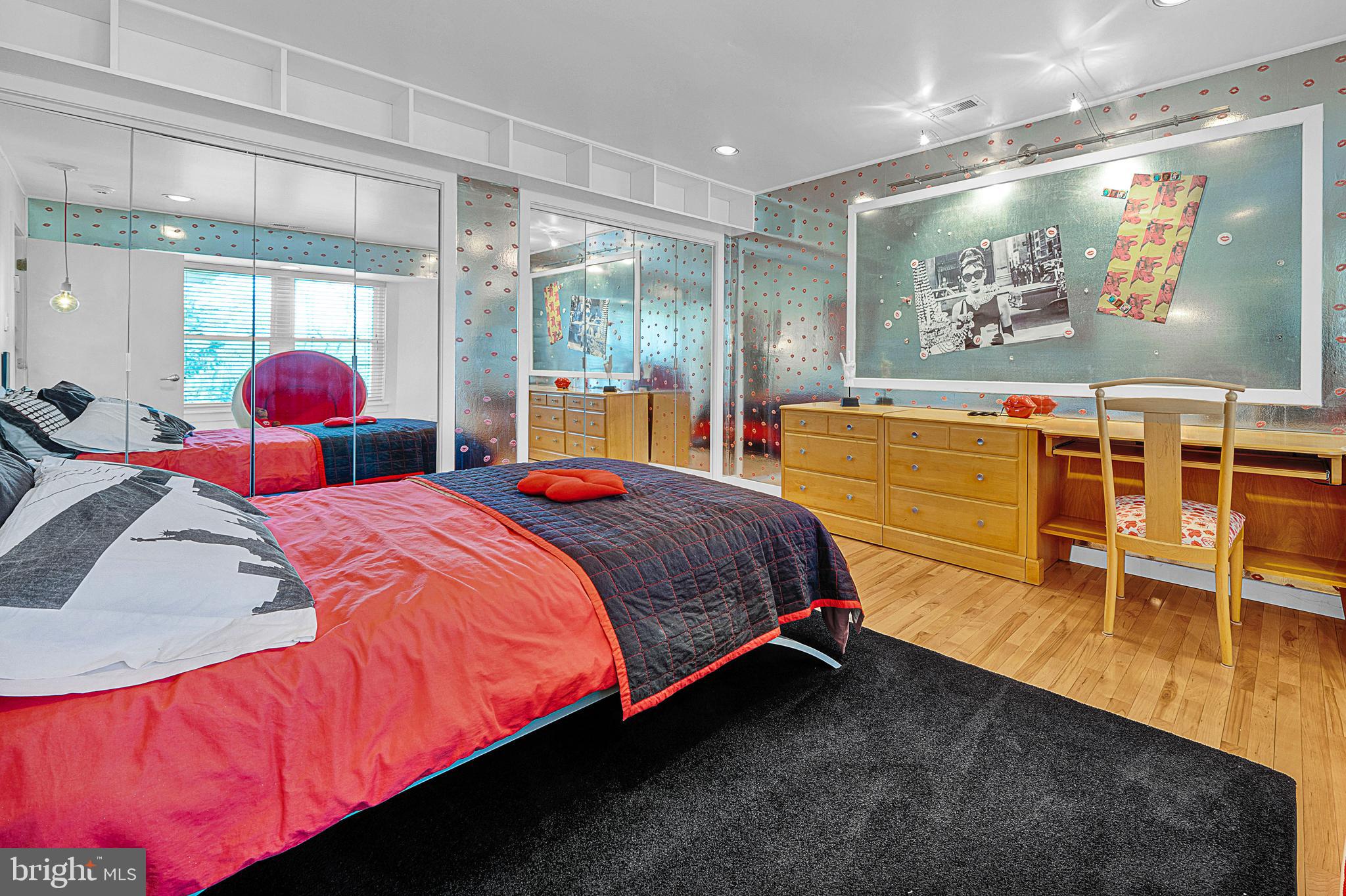 ARBOUR HILL - Residential