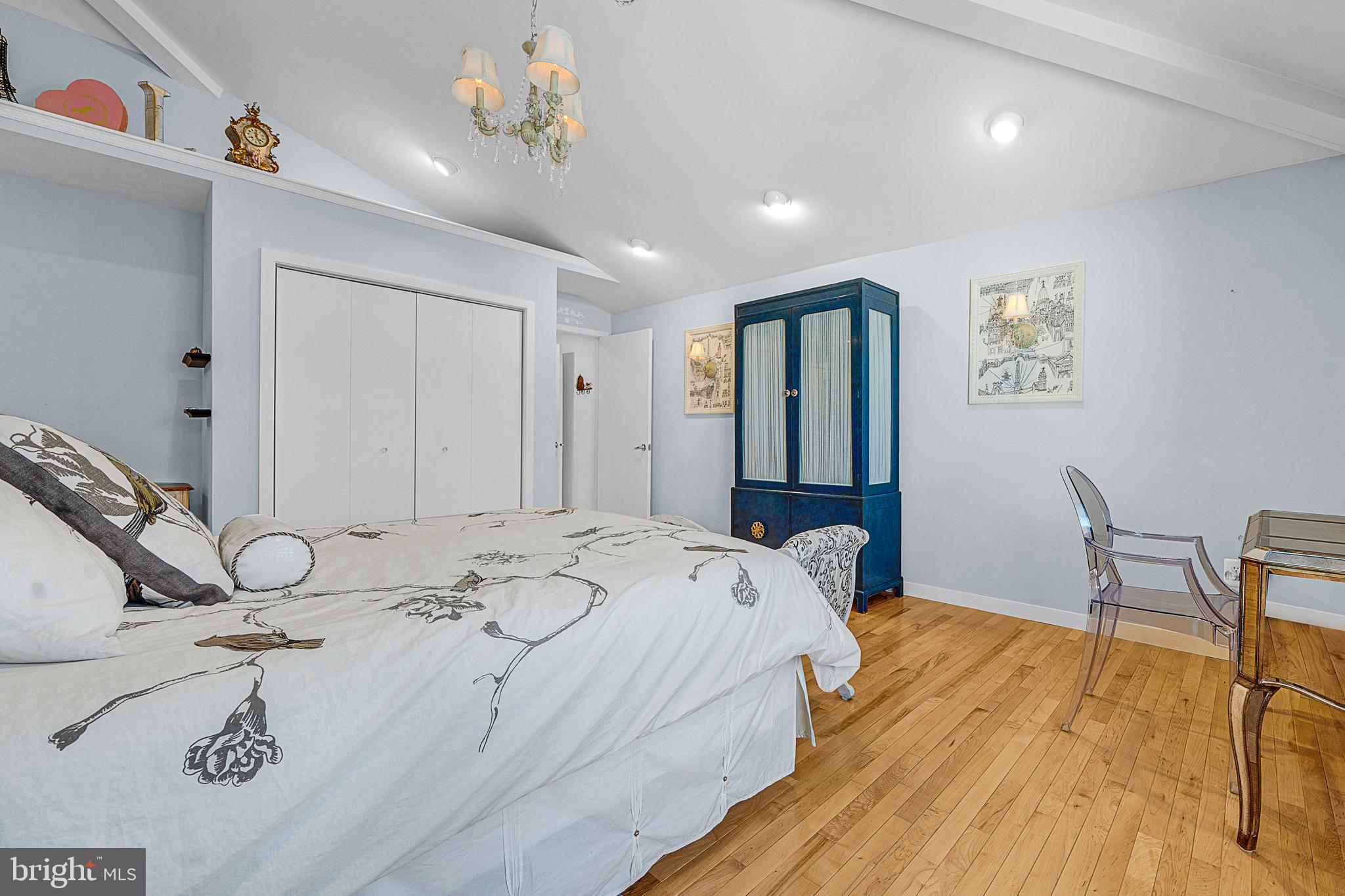 ARBOUR HILL - Residential