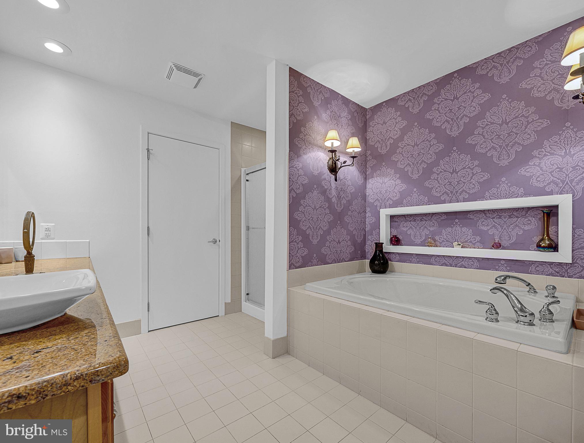 ARBOUR HILL - Residential