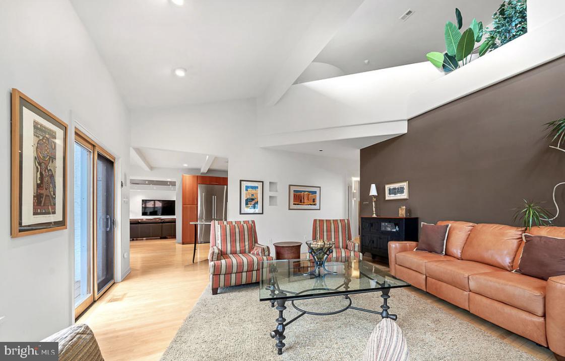 ARBOUR HILL - Residential