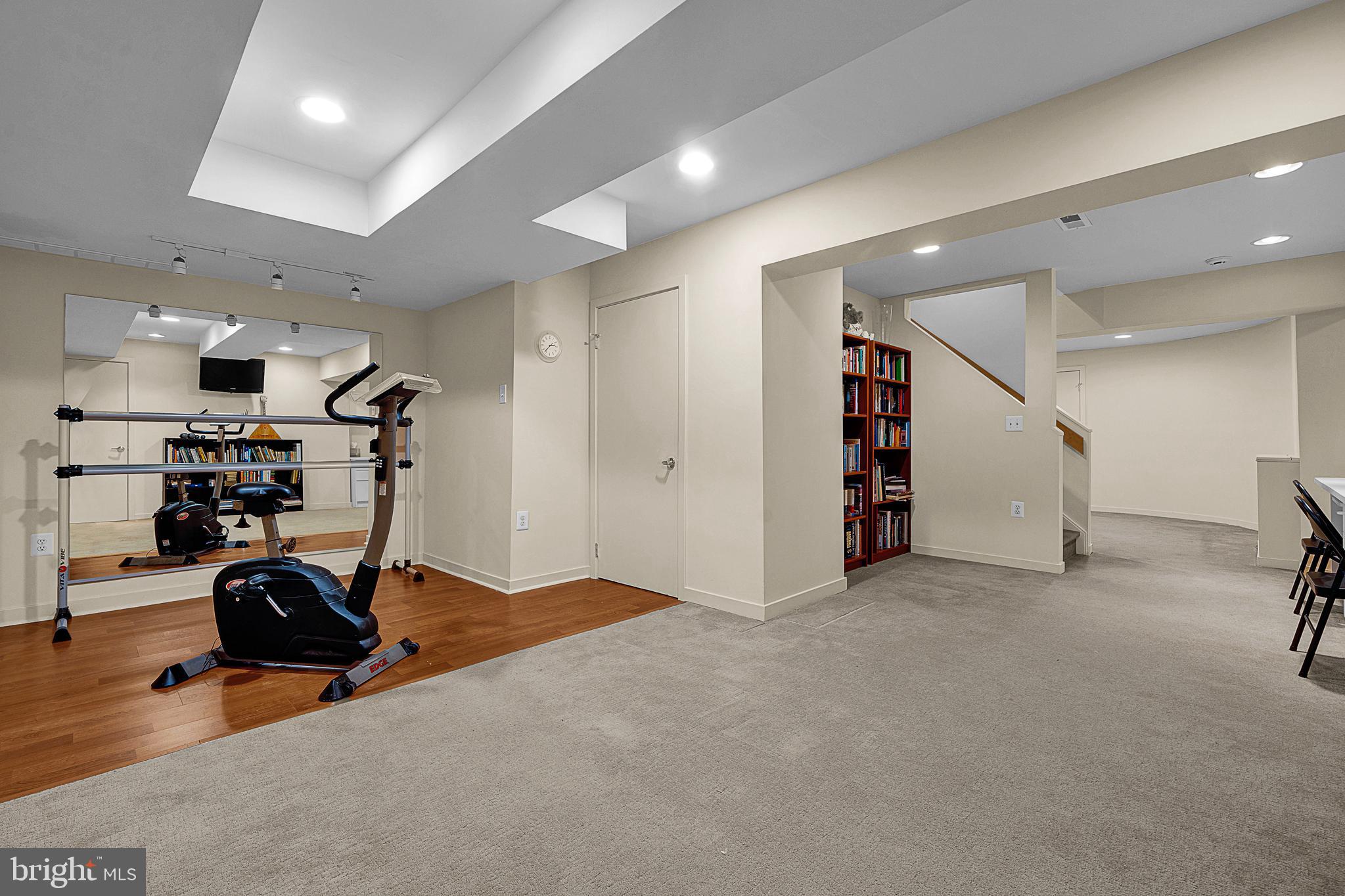 ARBOUR HILL - Residential