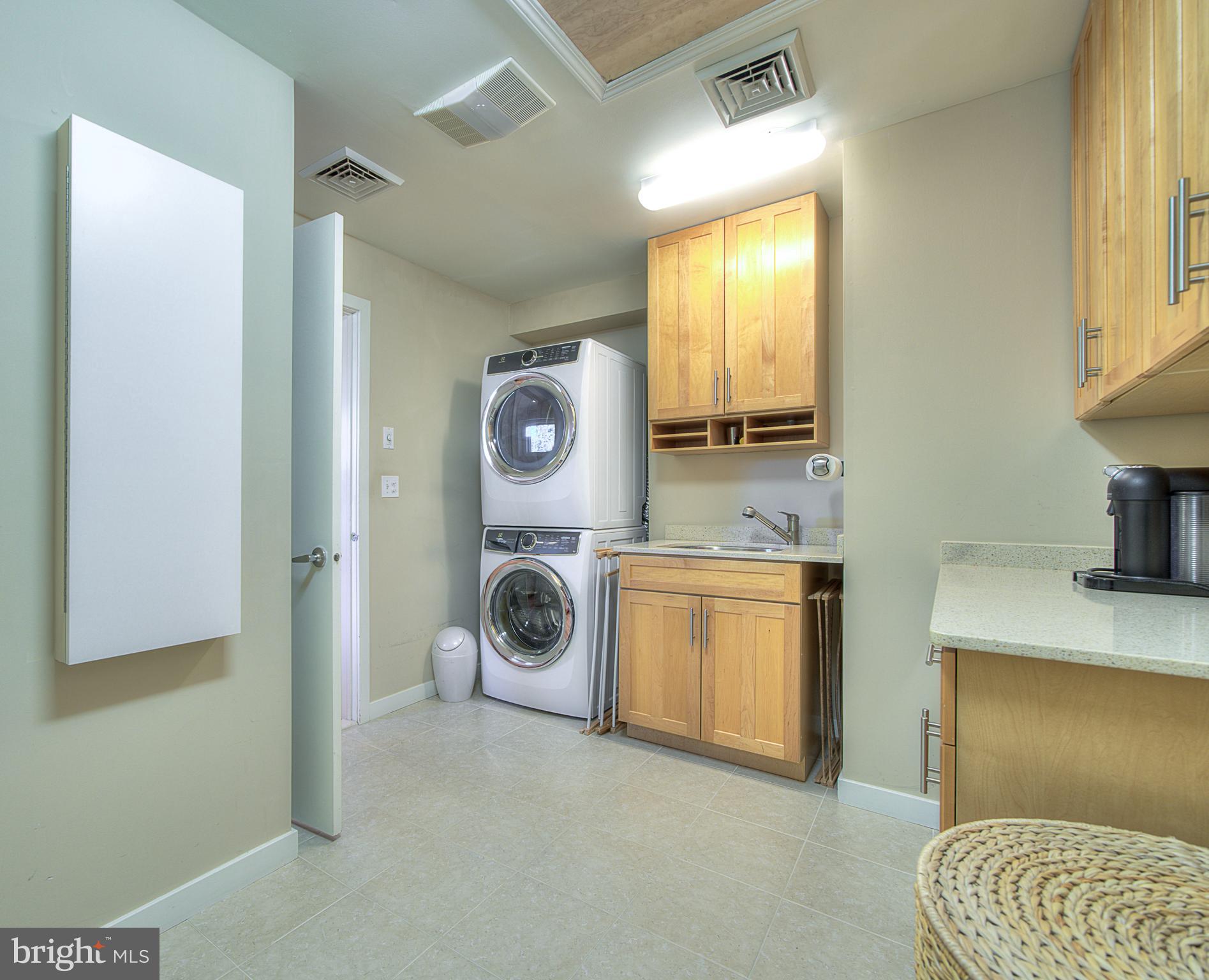 ARBOUR HILL - Residential