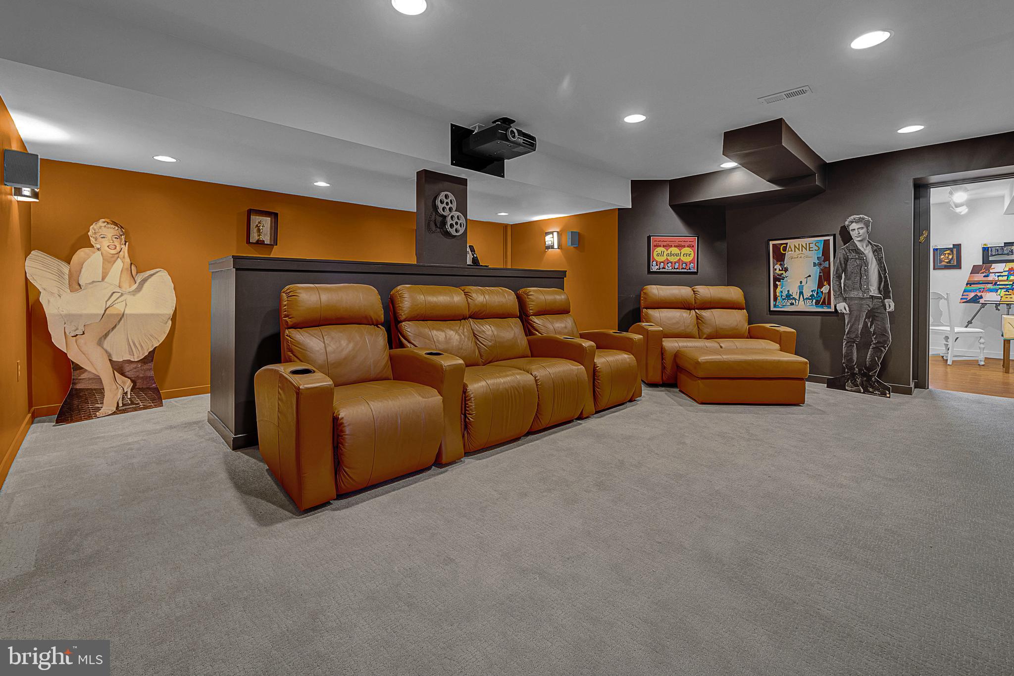 ARBOUR HILL - Residential