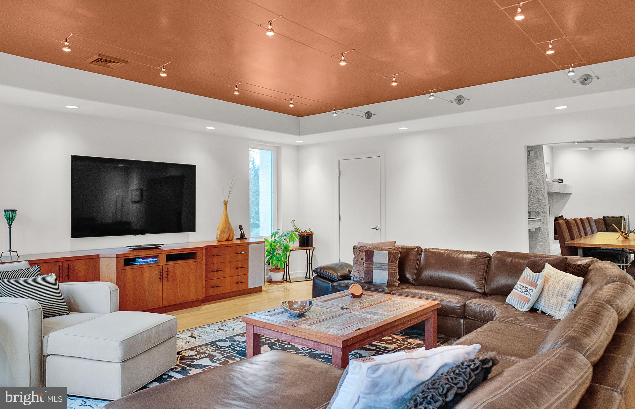 ARBOUR HILL - Residential