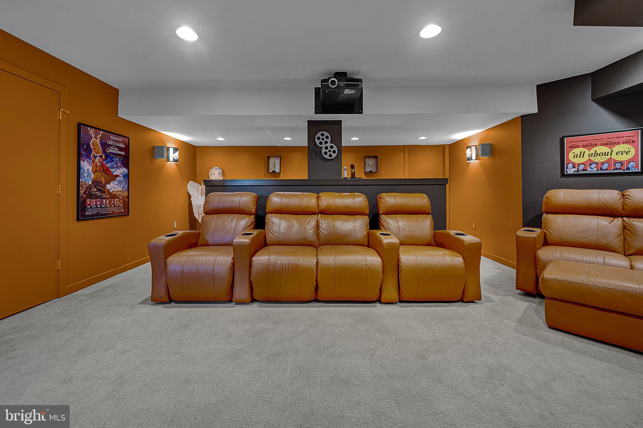 ARBOUR HILL - Residential