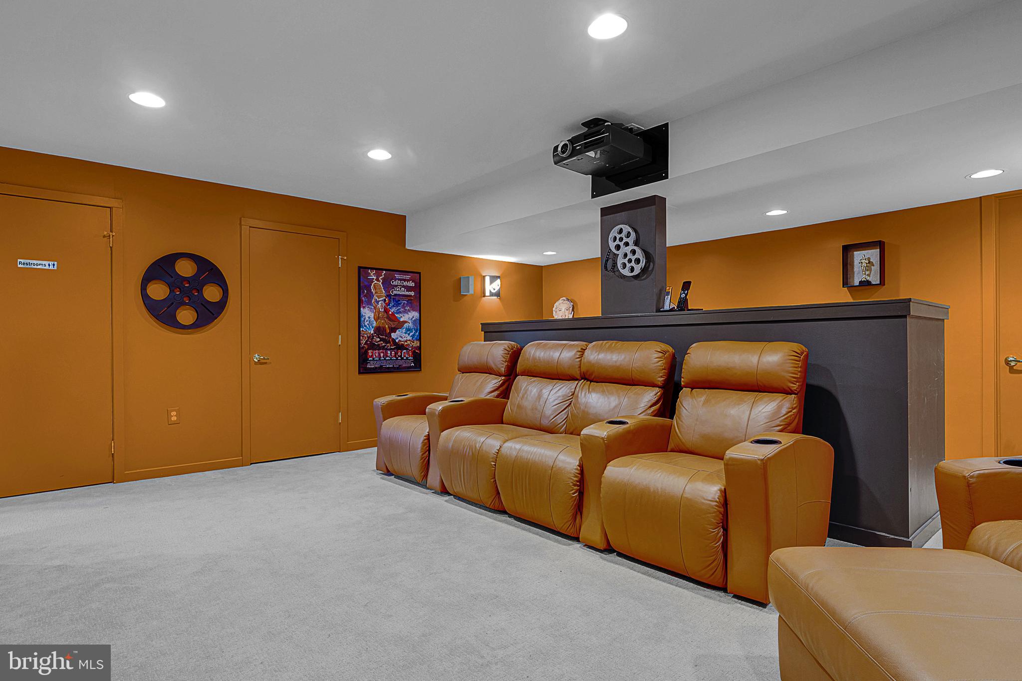 ARBOUR HILL - Residential