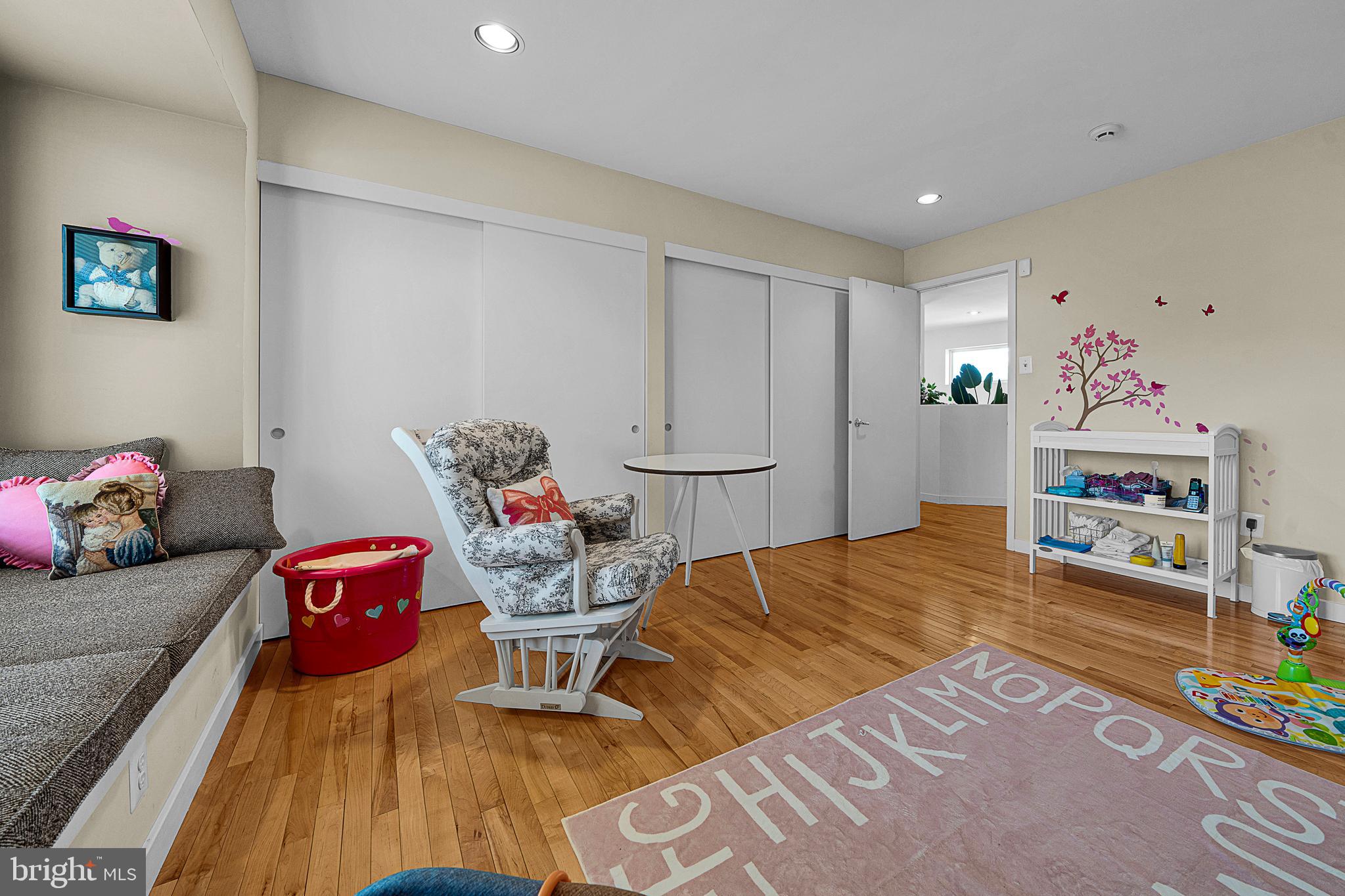 ARBOUR HILL - Residential