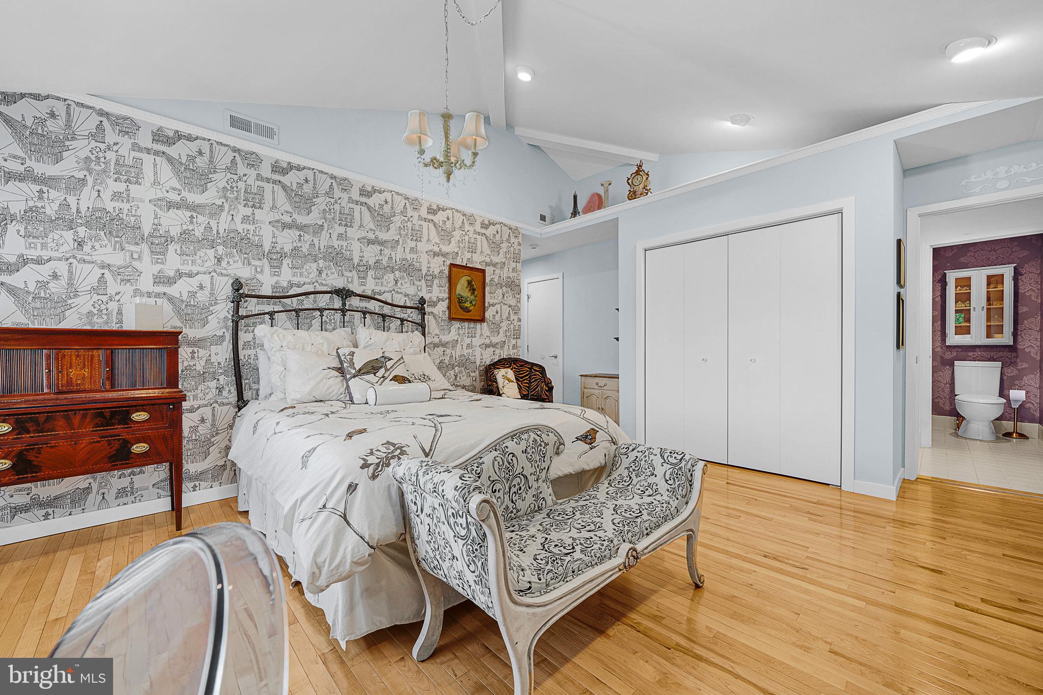 ARBOUR HILL - Residential