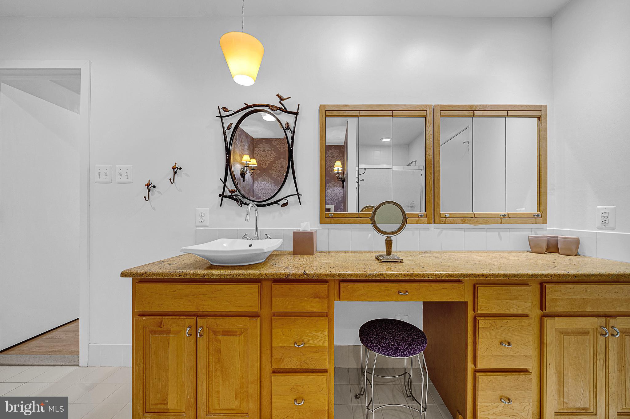 ARBOUR HILL - Residential