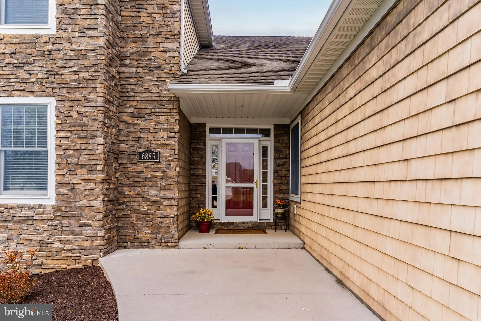 Fayetteville, Pennsylvania 17222, United States, 3 Bedrooms Bedrooms, ,3 BathroomsBathrooms,Residential,Pending,104611