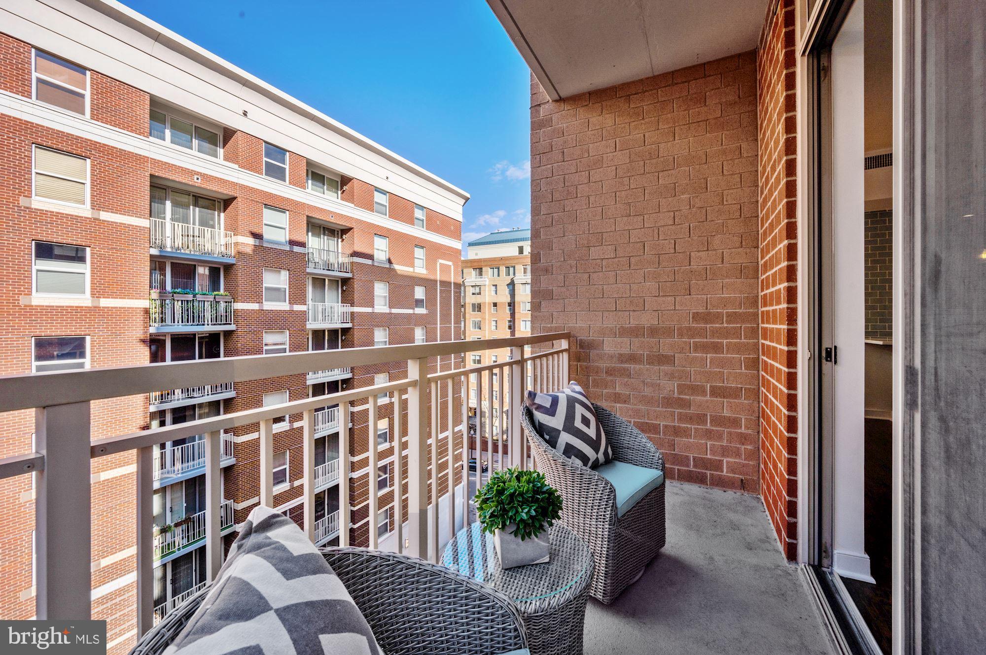 THE HAWTHORN CONDOMINIUM - Residential