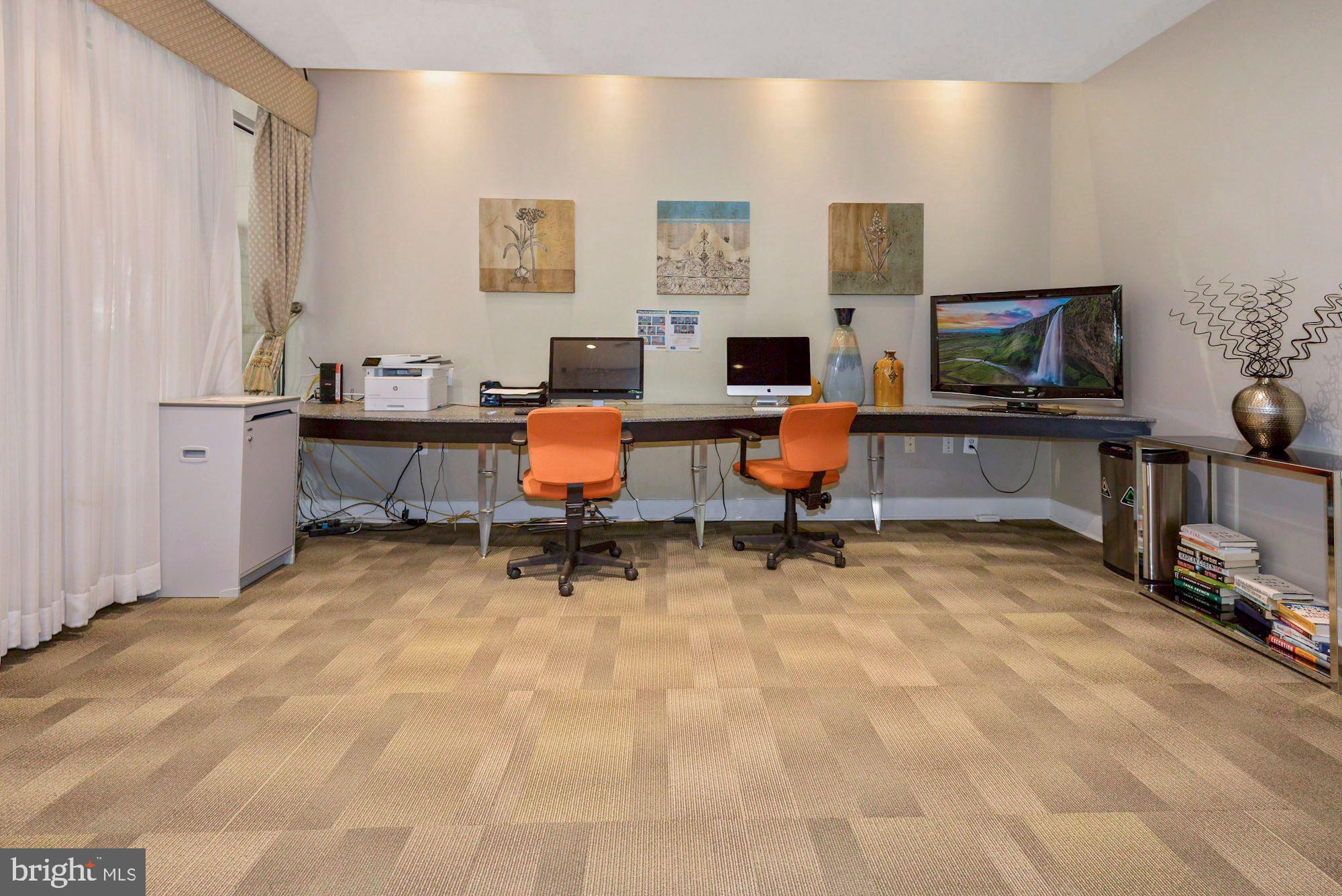 THE HAWTHORN CONDOMINIUM - Residential