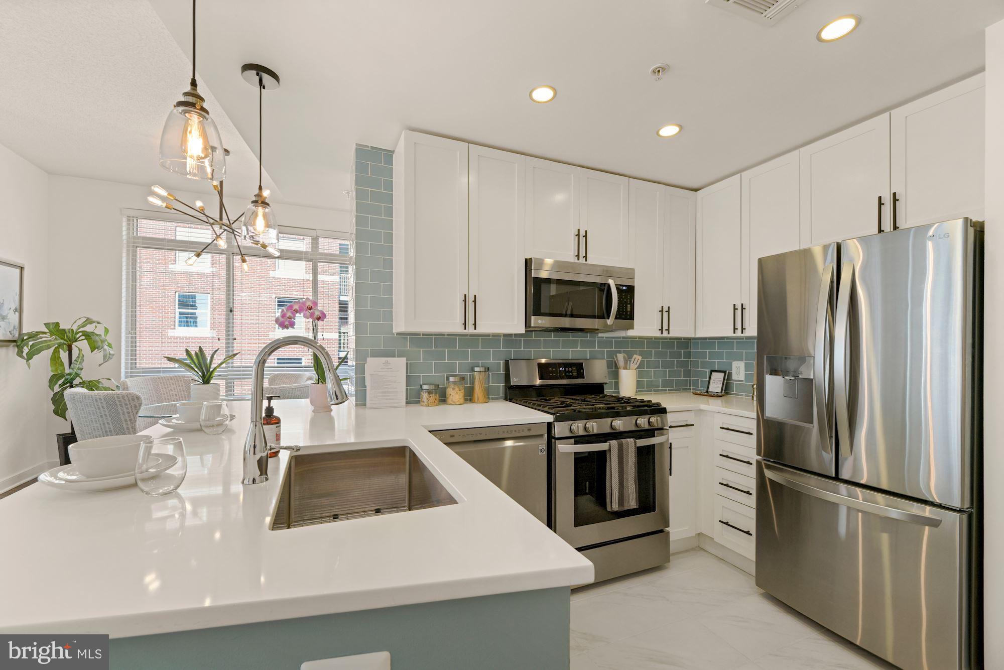 THE HAWTHORN CONDOMINIUM - Residential