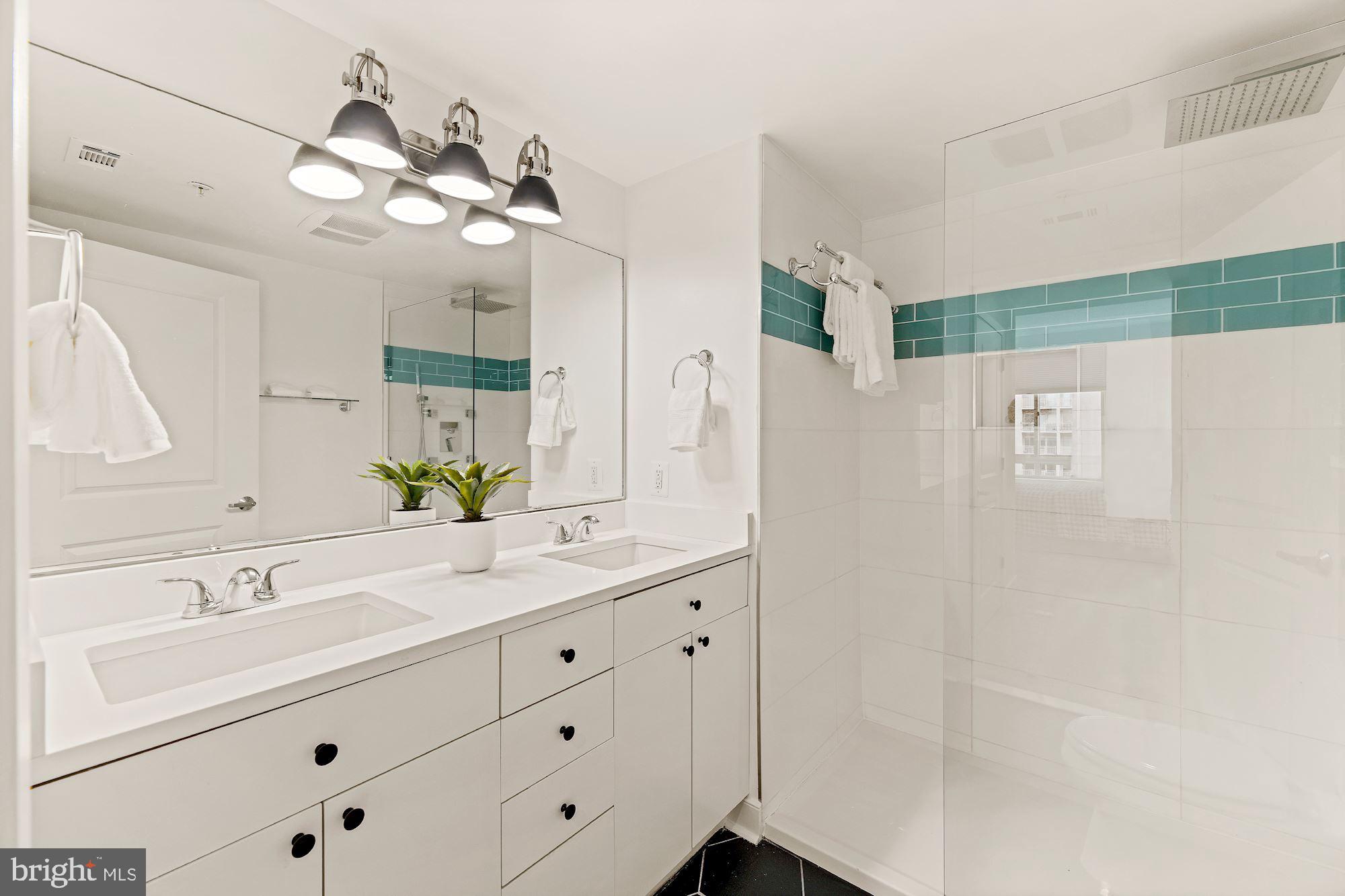 THE HAWTHORN CONDOMINIUM - Residential