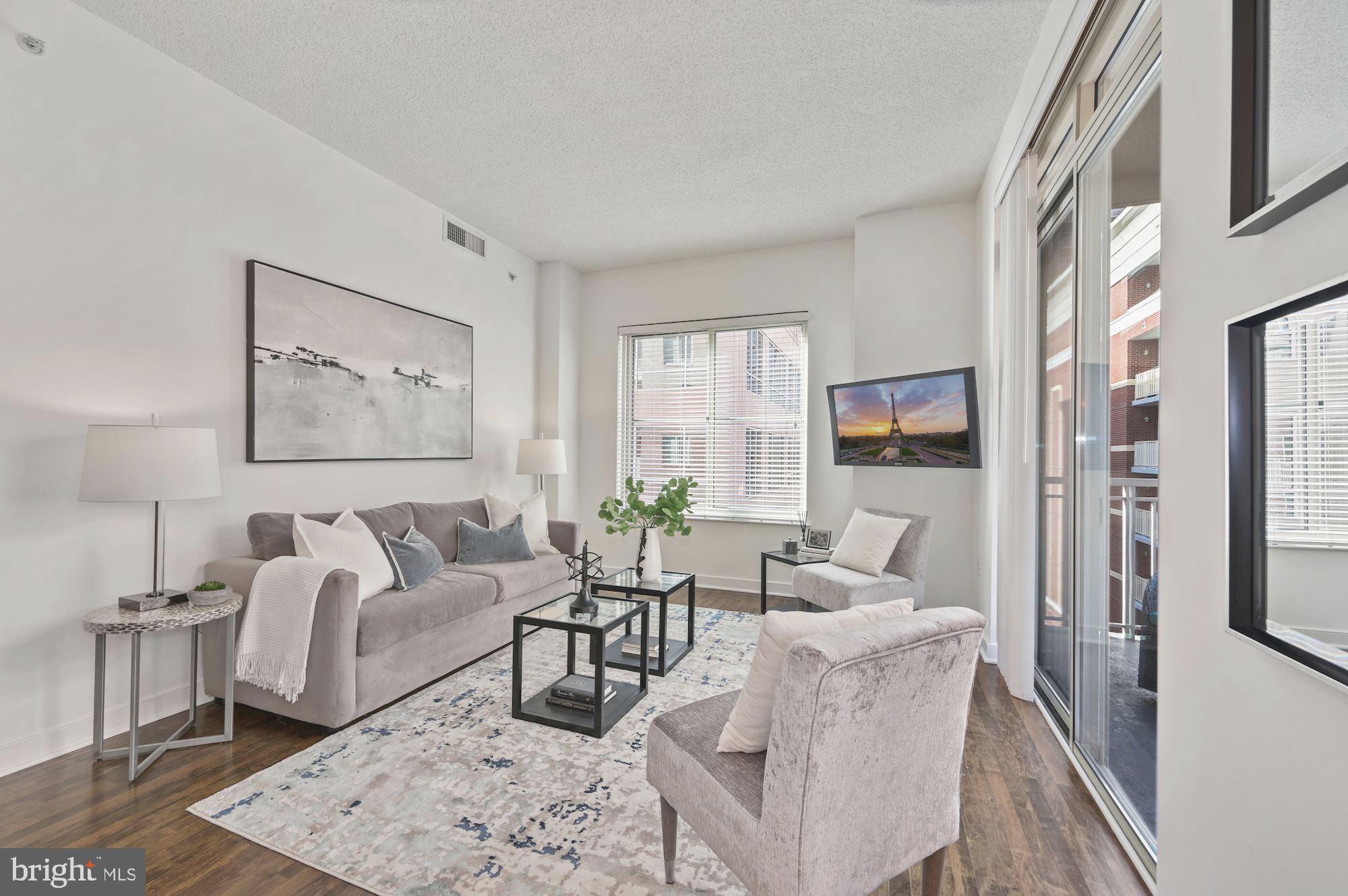 THE HAWTHORN CONDOMINIUM - Residential