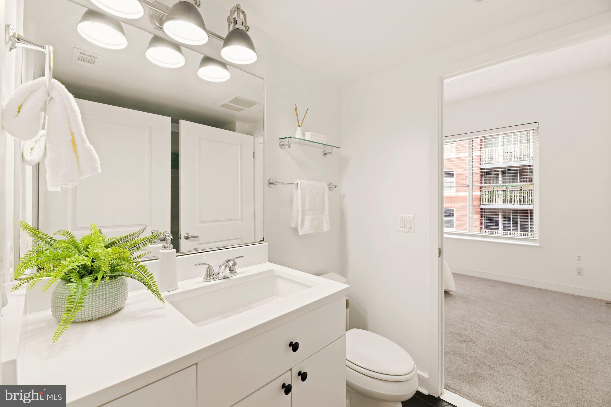 THE HAWTHORN CONDOMINIUM - Residential